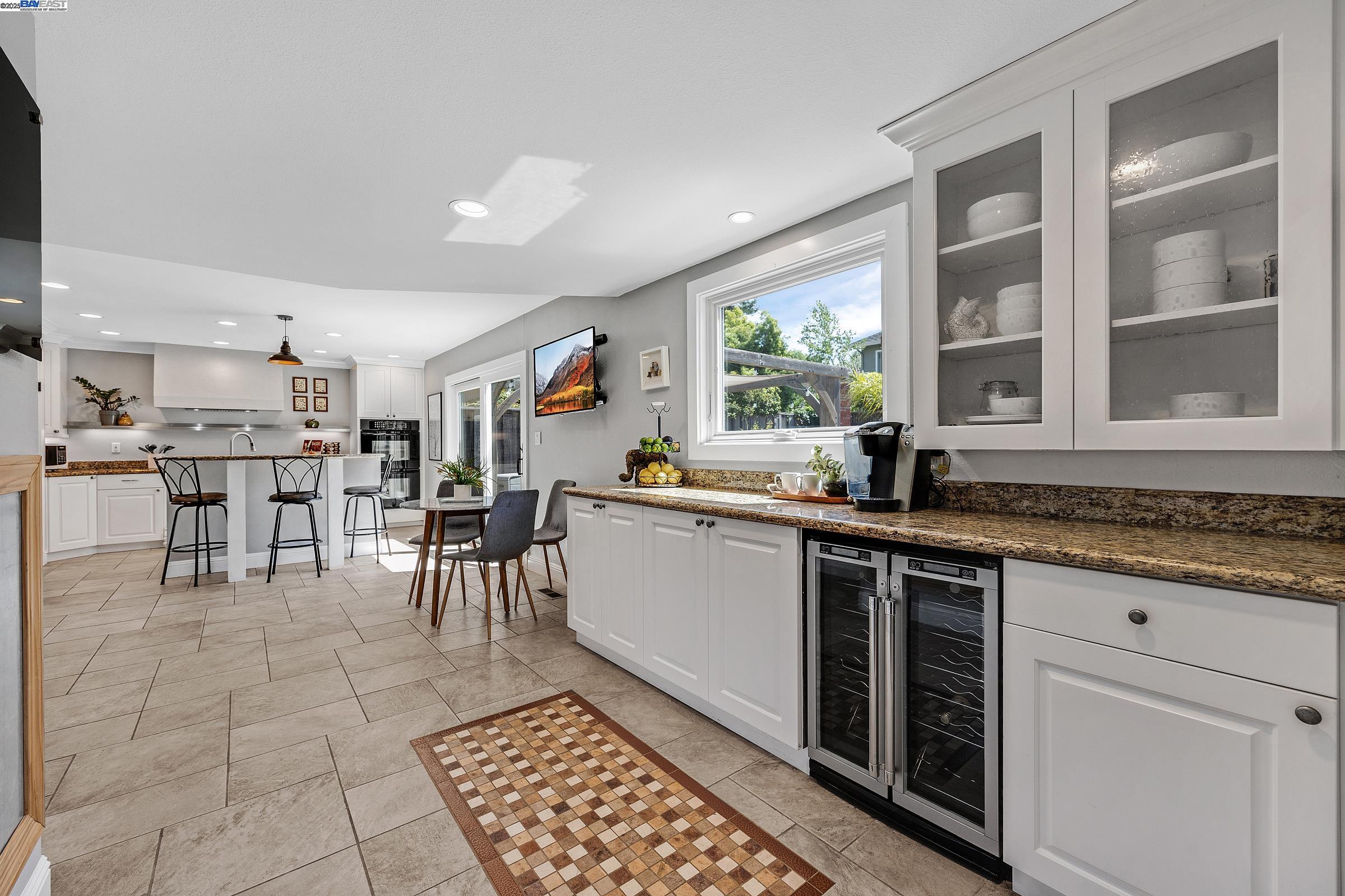 Detail Gallery Image 9 of 37 For 911 Kottinger Dr, Pleasanton,  CA 94566 - 4 Beds | 3 Baths