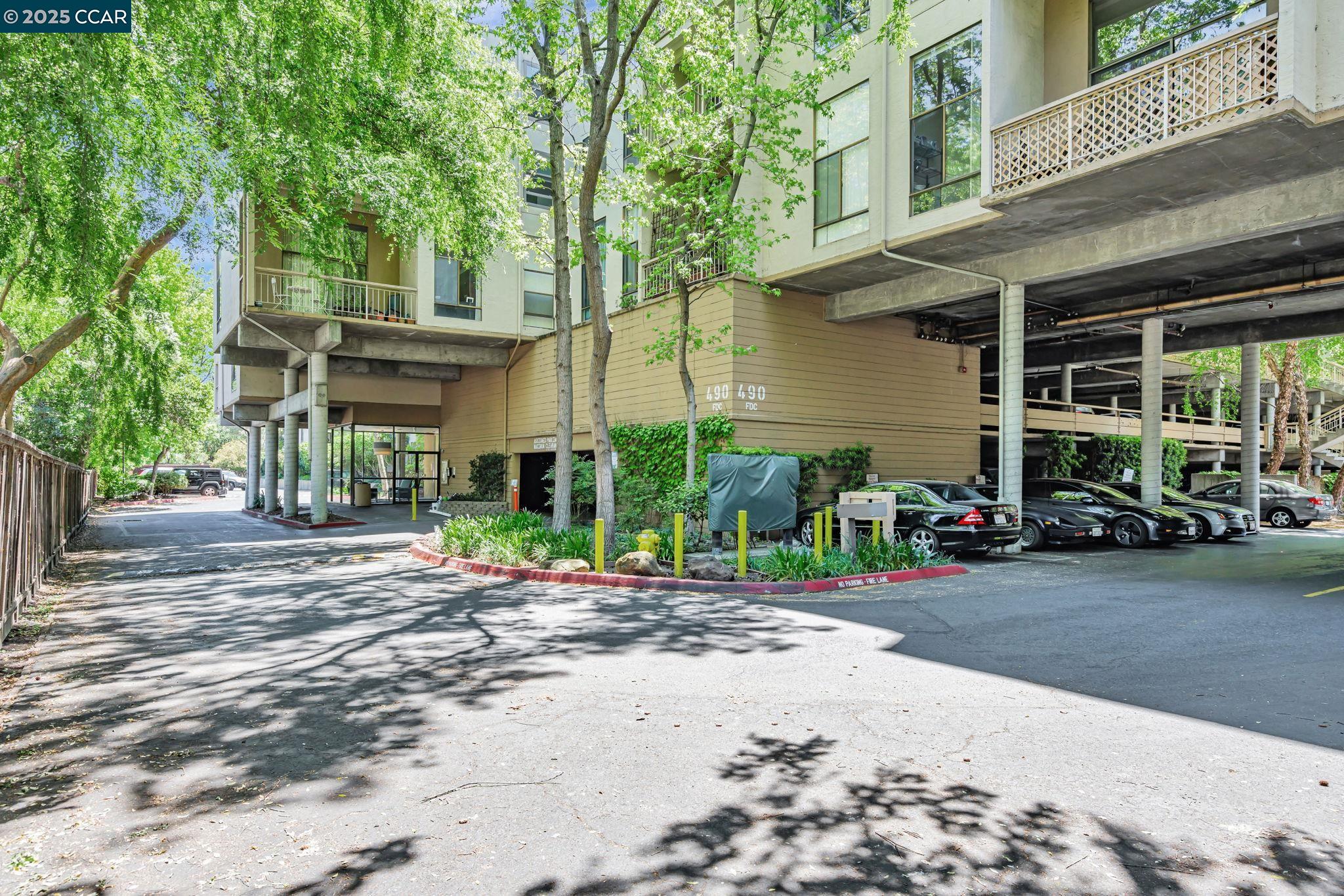 MLS: 41097054 Condo For Sale