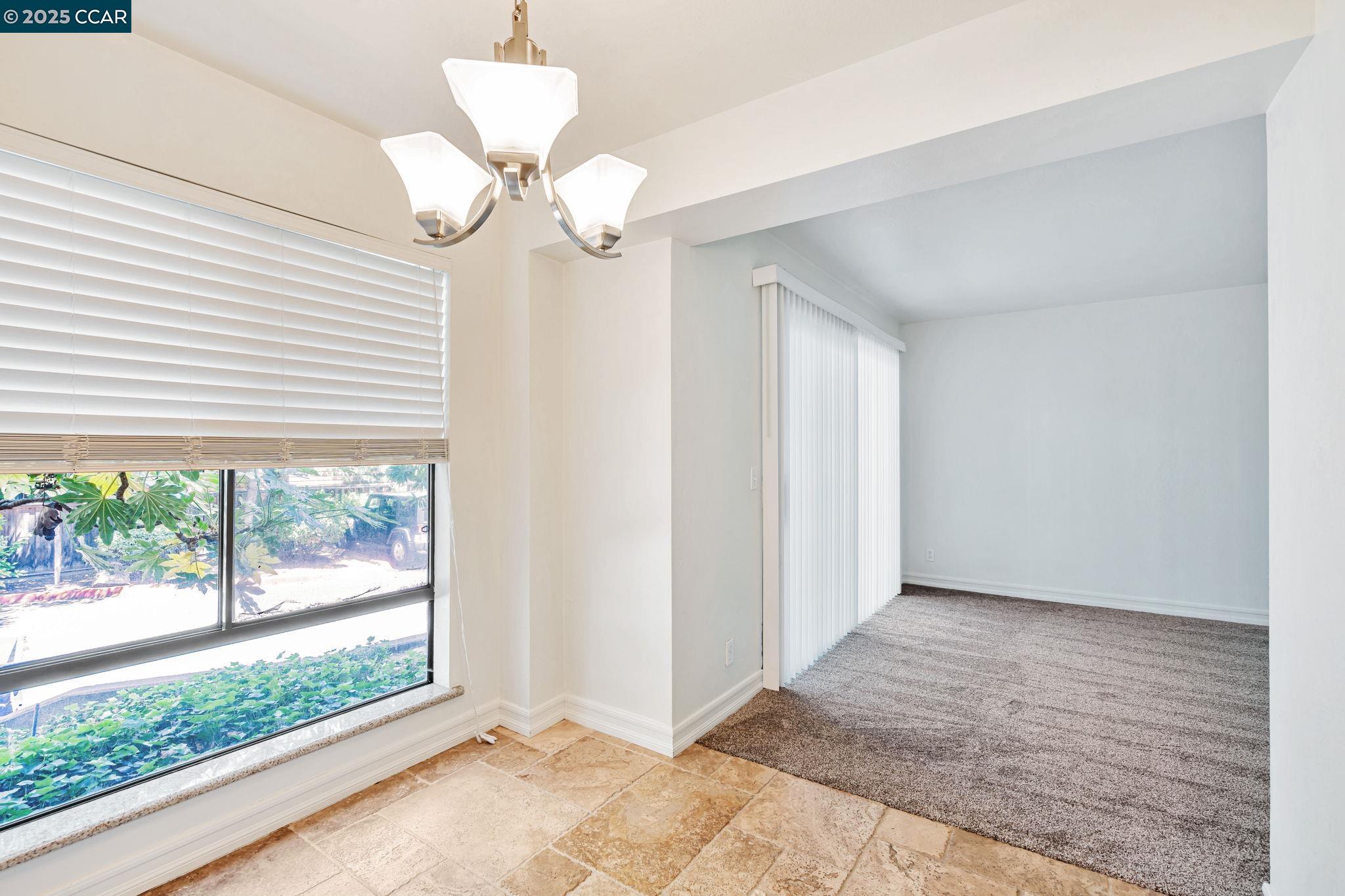 Detail Gallery Image 12 of 33 For 490 N Civic Drive #101,  Walnut Creek,  CA 94596 - 1 Beds | 1 Baths
