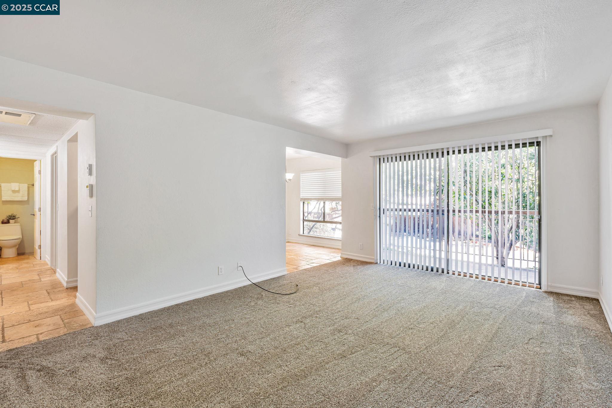 Detail Gallery Image 15 of 33 For 490 N Civic Drive #101,  Walnut Creek,  CA 94596 - 1 Beds | 1 Baths