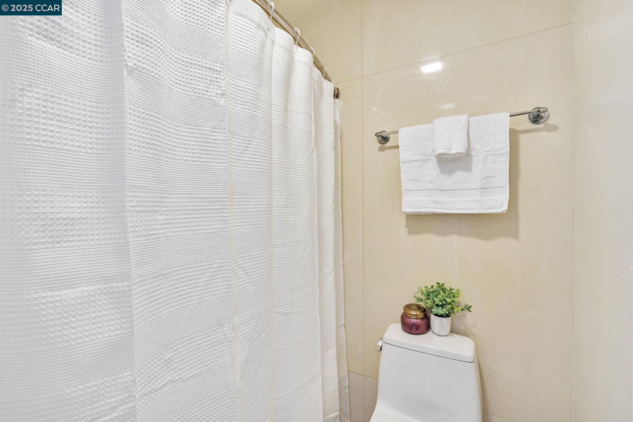 Detail Gallery Image 22 of 33 For 490 N Civic Drive #101,  Walnut Creek,  CA 94596 - 1 Beds | 1 Baths
