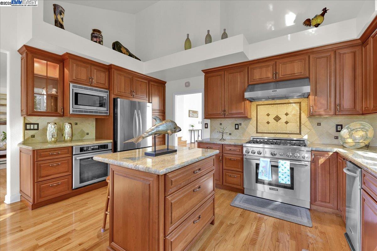 Detail Gallery Image 15 of 60 For 4975 Lapis Ln, Pleasanton,  CA 94566 - 5 Beds | 3 Baths