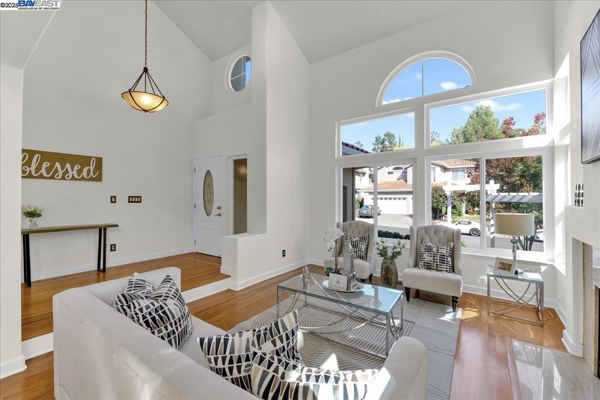Detail Gallery Image 6 of 60 For 4975 Lapis Ln, Pleasanton,  CA 94566 - 5 Beds | 3 Baths