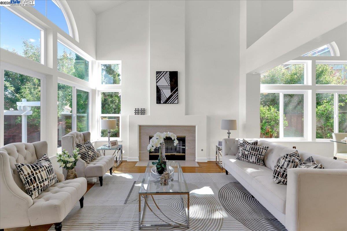 Detail Gallery Image 7 of 60 For 4975 Lapis Ln, Pleasanton,  CA 94566 - 5 Beds | 3 Baths