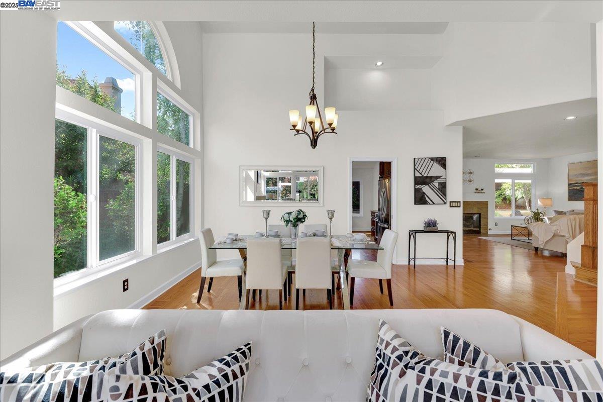 Detail Gallery Image 9 of 60 For 4975 Lapis Ln, Pleasanton,  CA 94566 - 5 Beds | 3 Baths