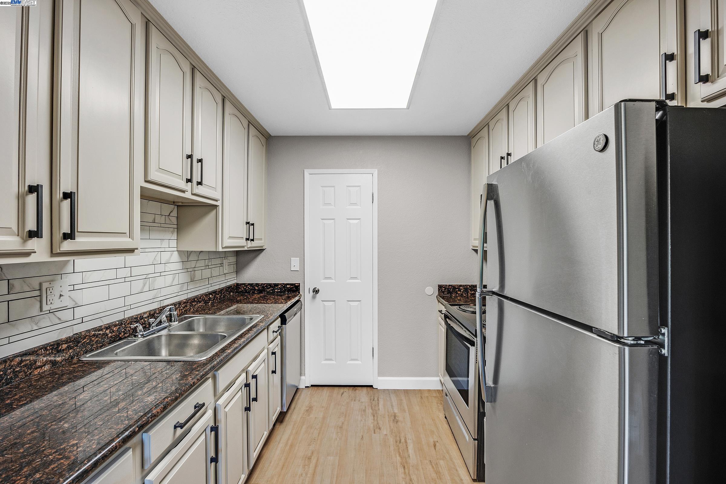Photo #8: 41097061 Listing: Photo #8