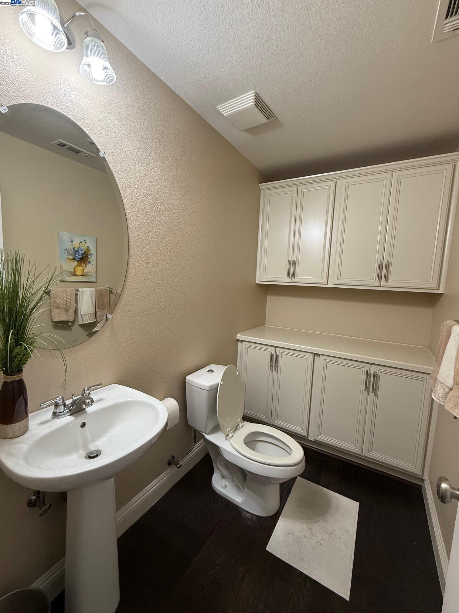 Detail Gallery Image 15 of 17 For 6961 N Mariposa Ln, Dublin,  CA 94568 - 4 Beds | 2/2 Baths
