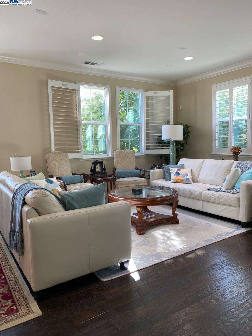 Detail Gallery Image 5 of 17 For 6961 N Mariposa Ln, Dublin,  CA 94568 - 4 Beds | 2/2 Baths