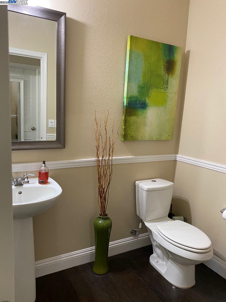 Detail Gallery Image 7 of 17 For 6961 N Mariposa Ln, Dublin,  CA 94568 - 4 Beds | 2/2 Baths