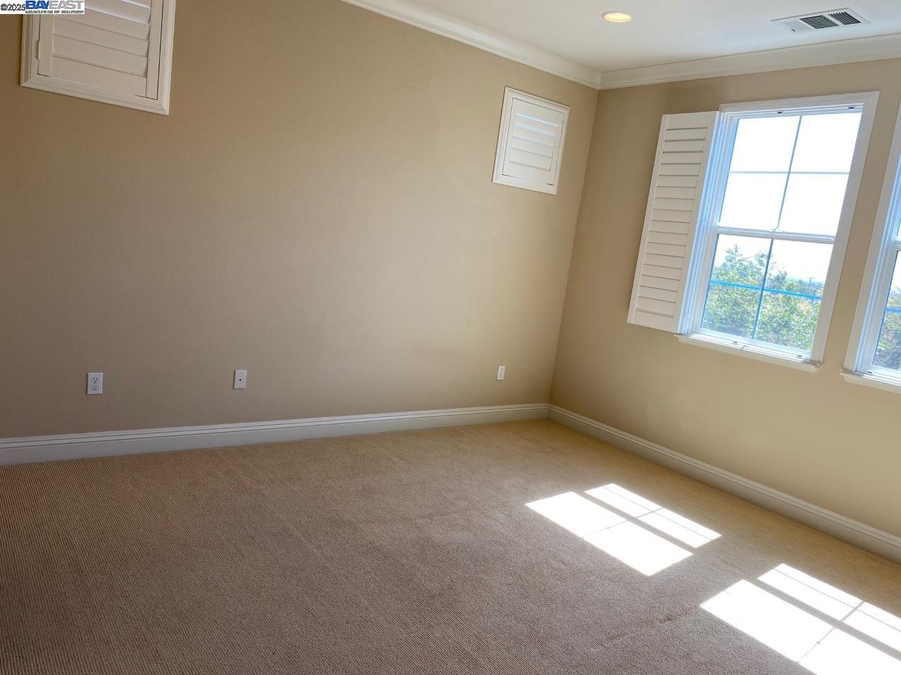 Detail Gallery Image 10 of 17 For 6961 N Mariposa Ln, Dublin,  CA 94568 - 4 Beds | 2/2 Baths
