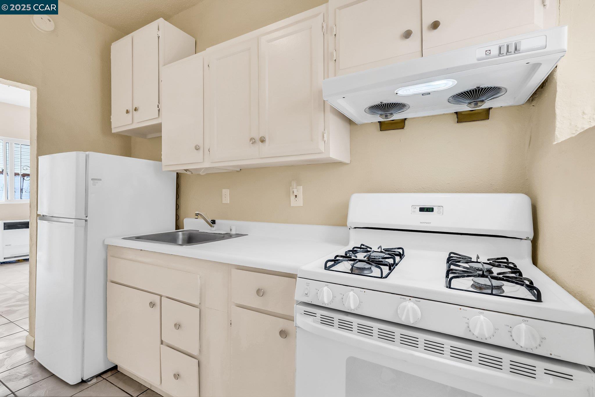 Detail Gallery Image 17 of 50 For 2150 35th Ave, Oakland,  CA 94601 - – Beds | – Baths