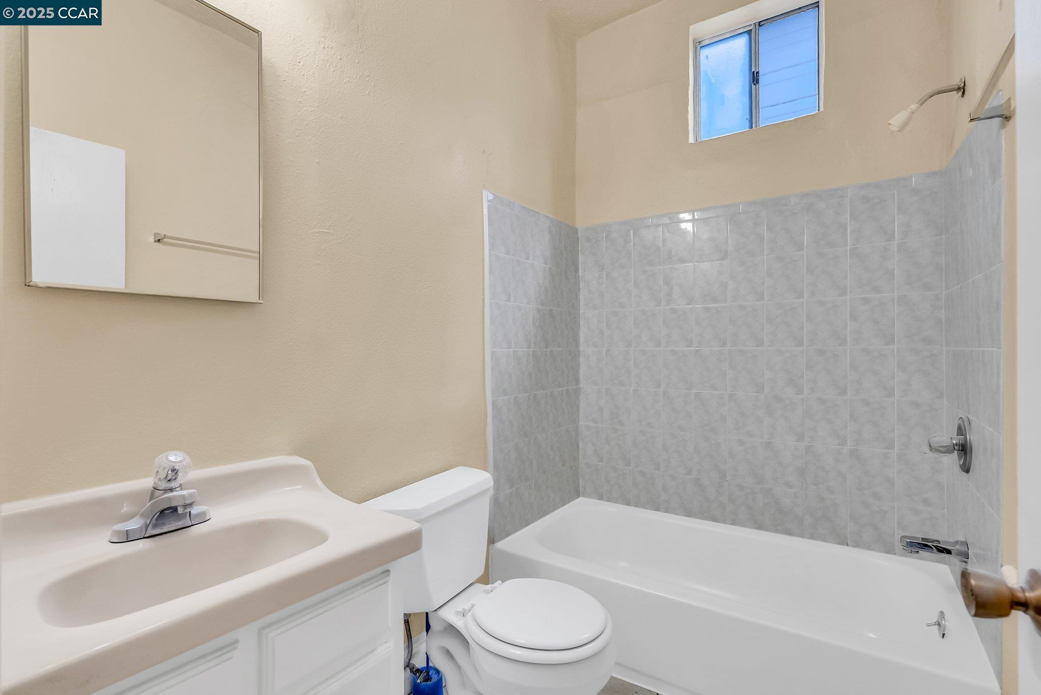 Detail Gallery Image 24 of 50 For 2150 35th Ave, Oakland,  CA 94601 - – Beds | – Baths
