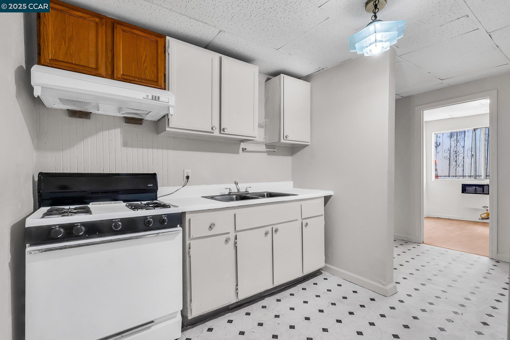 Detail Gallery Image 31 of 50 For 2150 35th Ave, Oakland,  CA 94601 - – Beds | – Baths