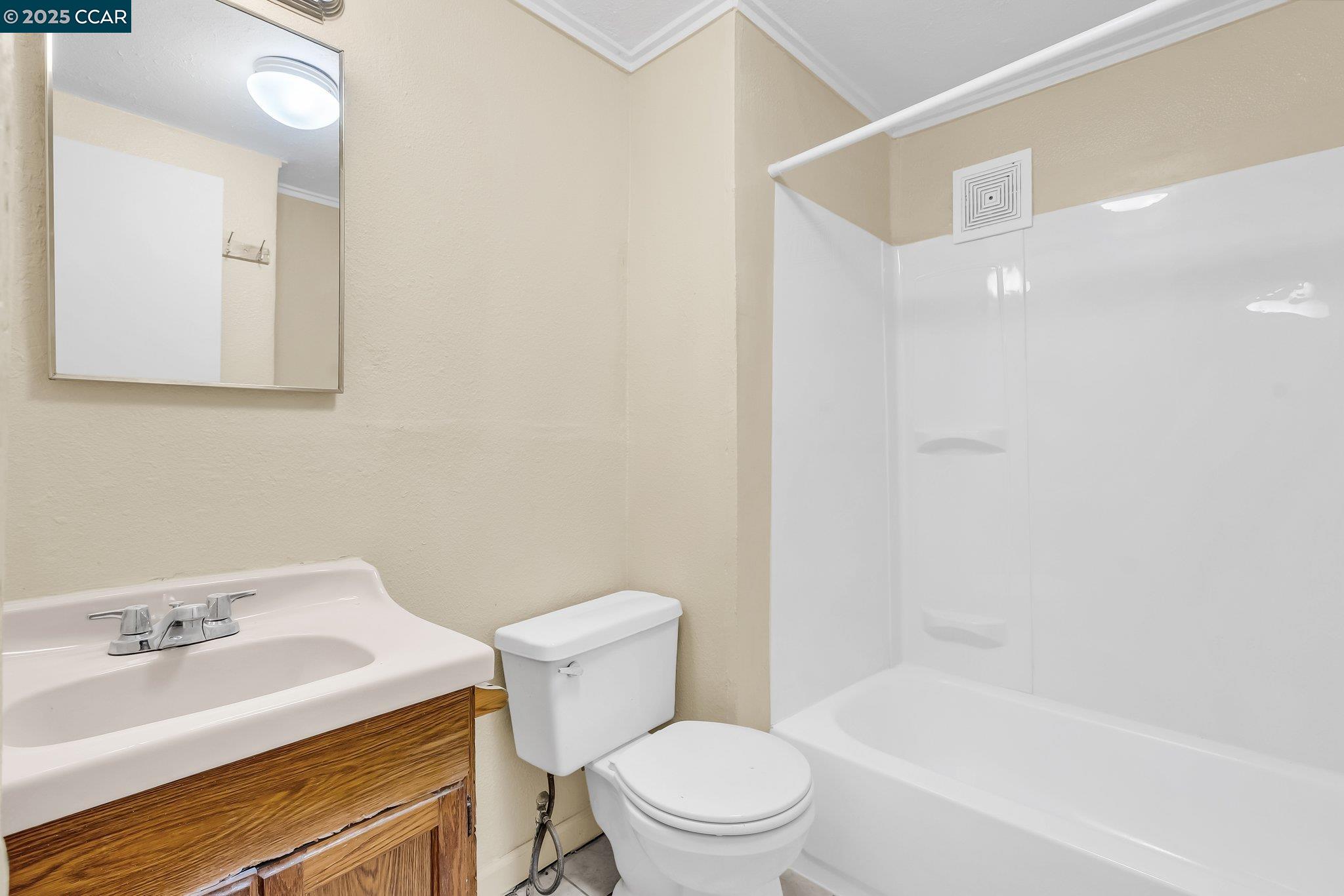 Detail Gallery Image 38 of 50 For 2150 35th Ave, Oakland,  CA 94601 - – Beds | – Baths
