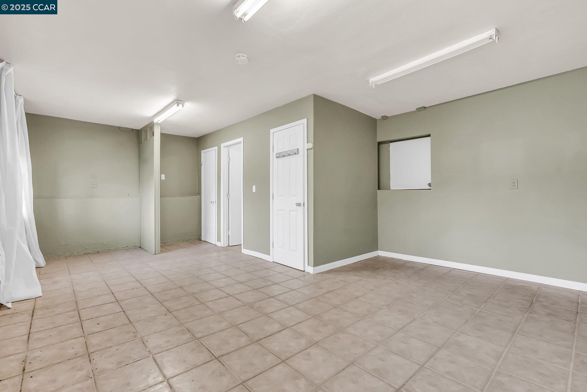 Detail Gallery Image 6 of 50 For 2150 35th Ave, Oakland,  CA 94601 - – Beds | – Baths