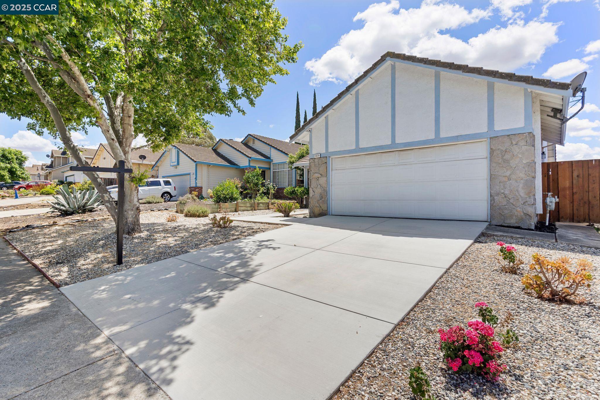 Detail Gallery Image 1 of 1 For 1929 Johnson Dr, Antioch,  CA 94509 - 3 Beds | 2 Baths