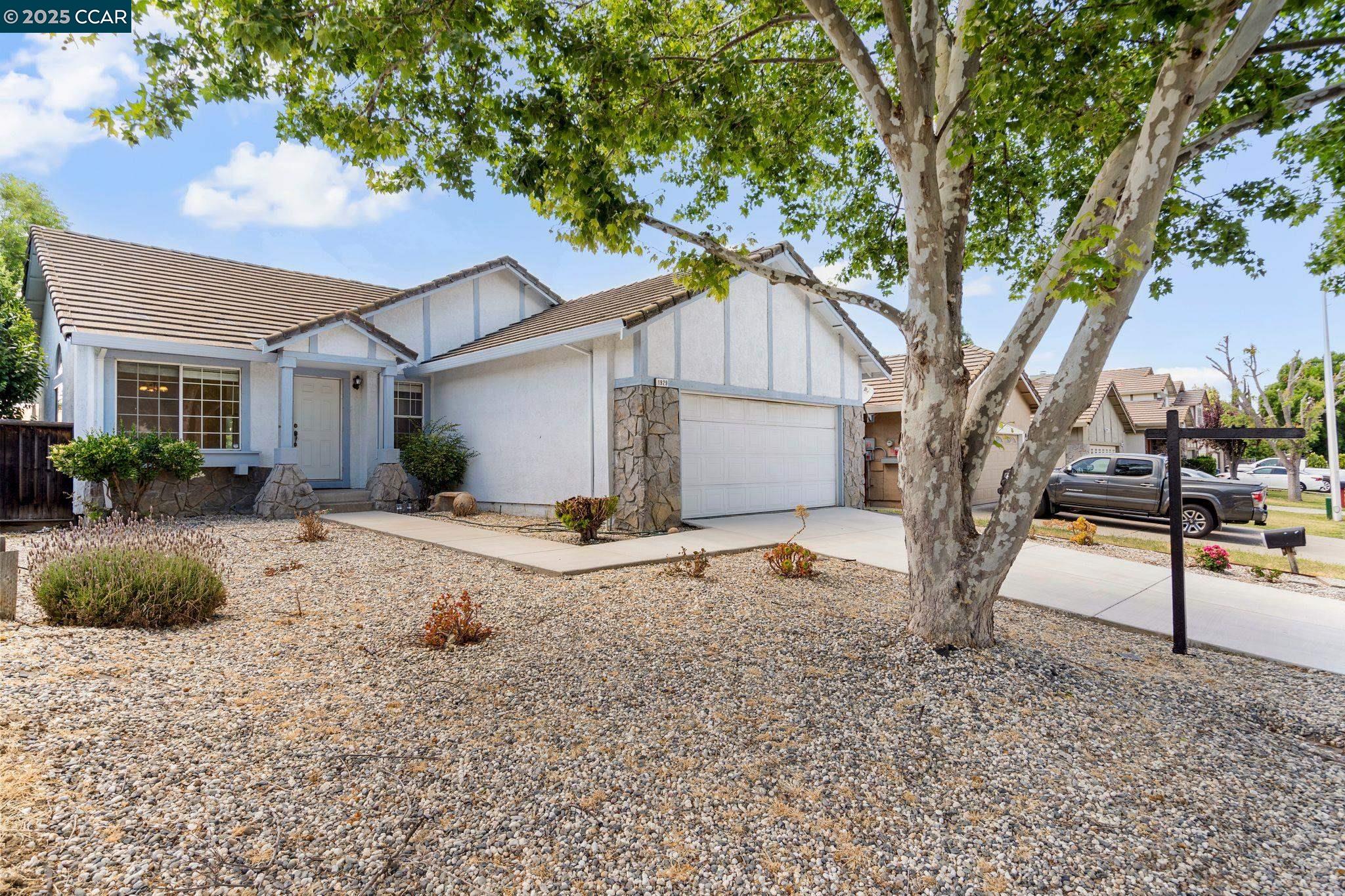 Detail Gallery Image 3 of 30 For 1929 Johnson Dr, Antioch,  CA 94509 - 3 Beds | 2 Baths
