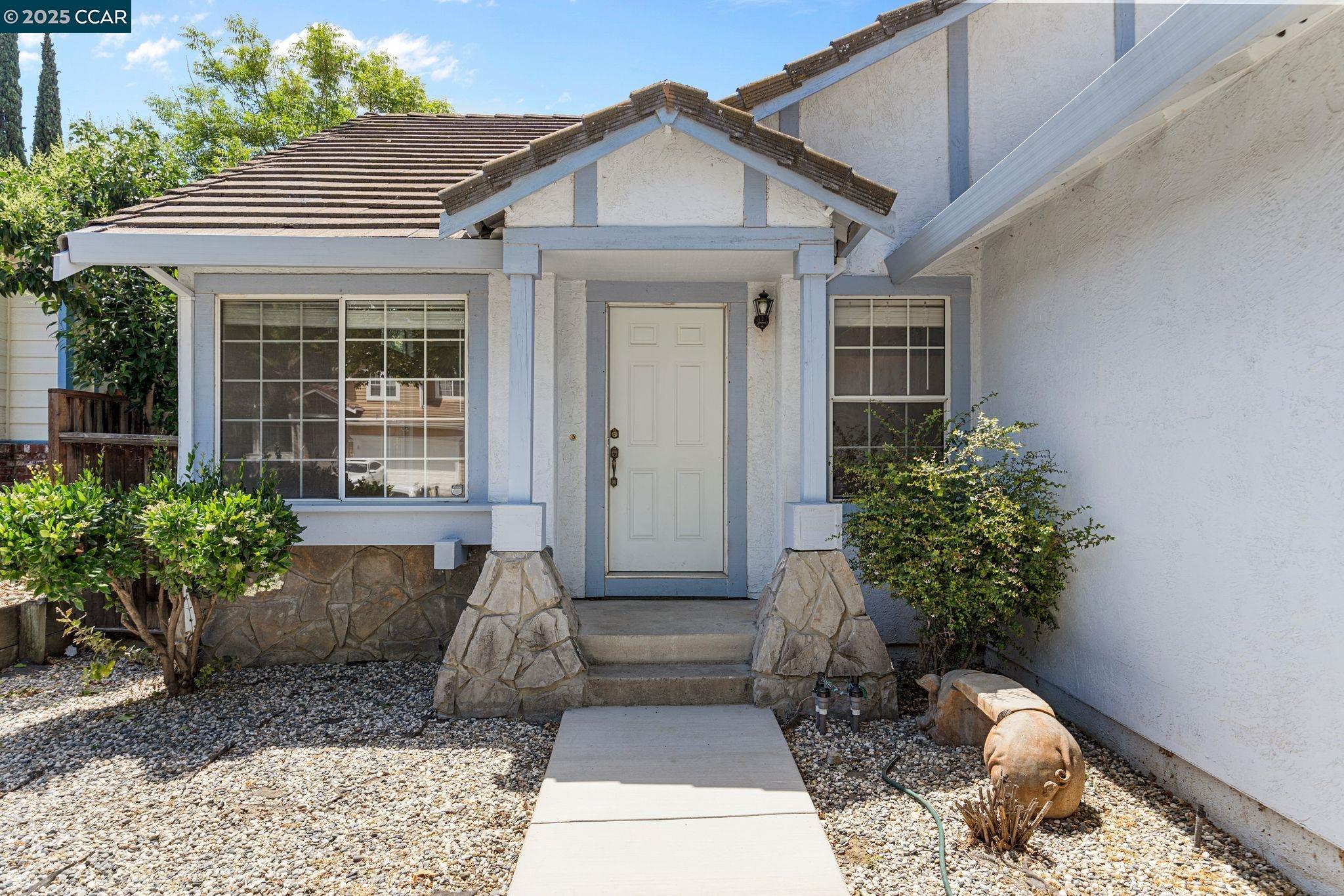 Detail Gallery Image 4 of 30 For 1929 Johnson Dr, Antioch,  CA 94509 - 3 Beds | 2 Baths