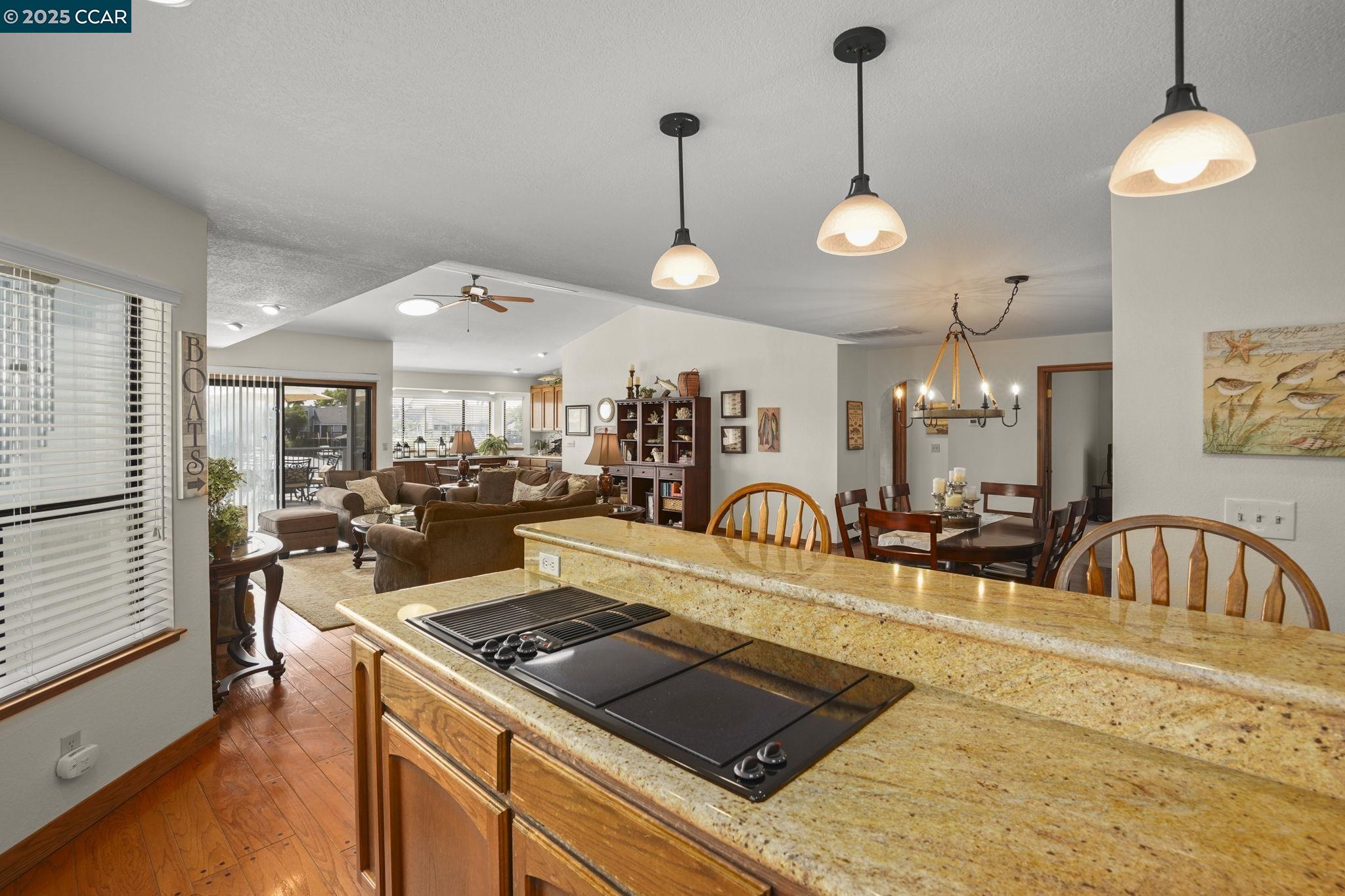 Detail Gallery Image 12 of 41 For 1984 Seal Way, Discovery Bay,  CA 94505 - 3 Beds | 2 Baths