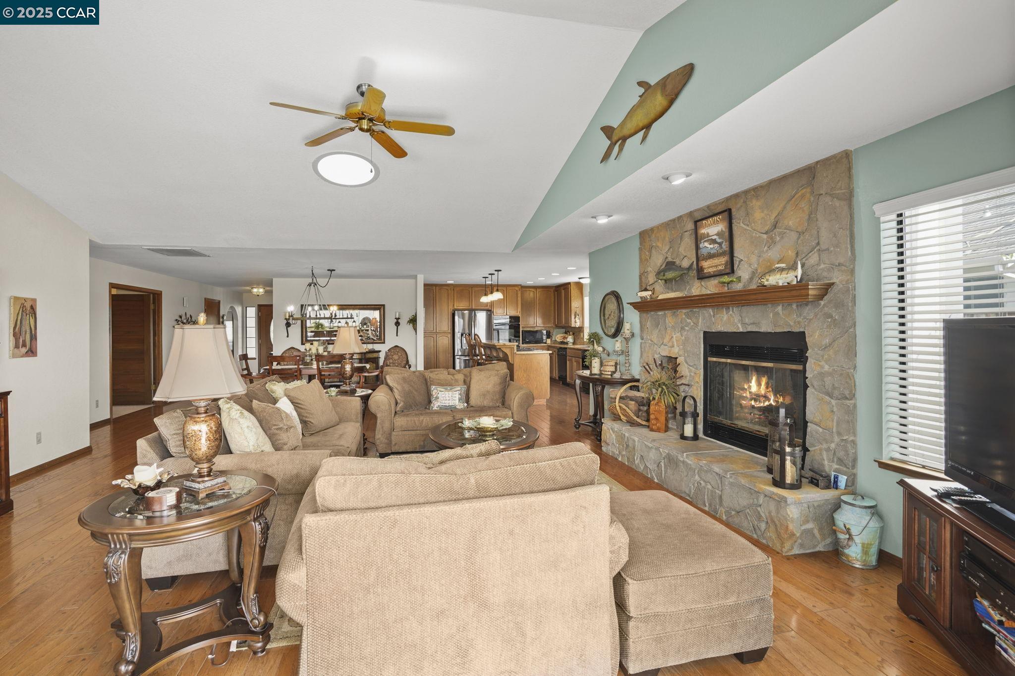Detail Gallery Image 6 of 41 For 1984 Seal Way, Discovery Bay,  CA 94505 - 3 Beds | 2 Baths