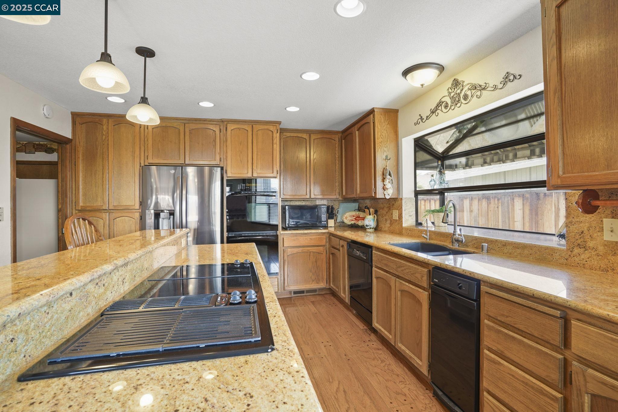 Detail Gallery Image 10 of 41 For 1984 Seal Way, Discovery Bay,  CA 94505 - 3 Beds | 2 Baths