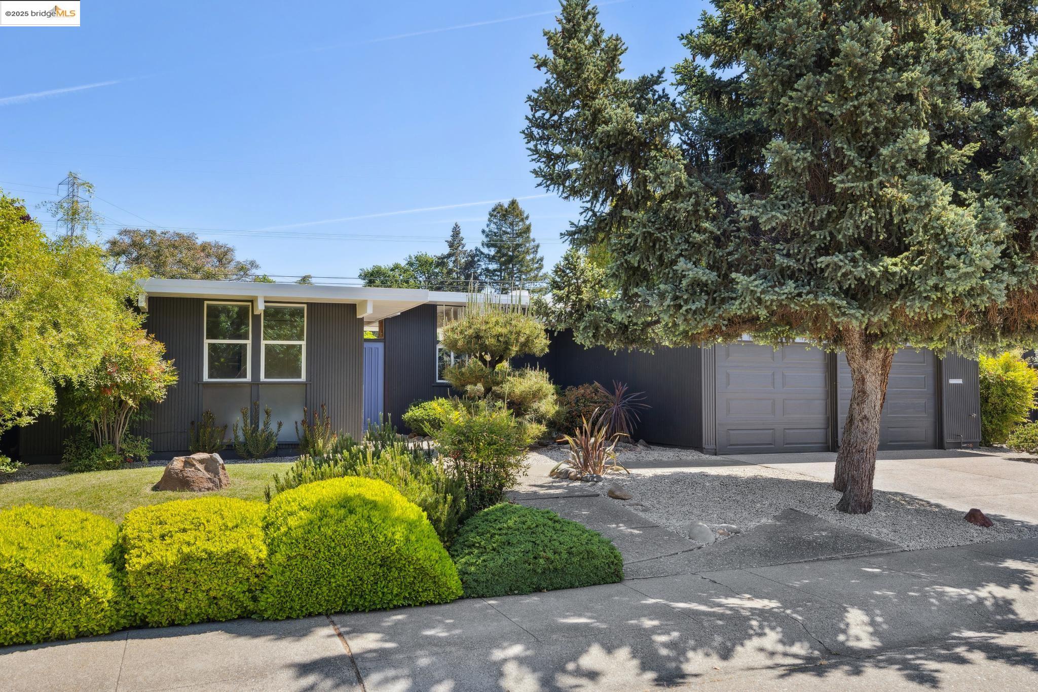 Detail Gallery Image 1 of 48 For 2682 San Antonio Dr, Walnut Creek,  CA 94598 - 3 Beds | 2 Baths