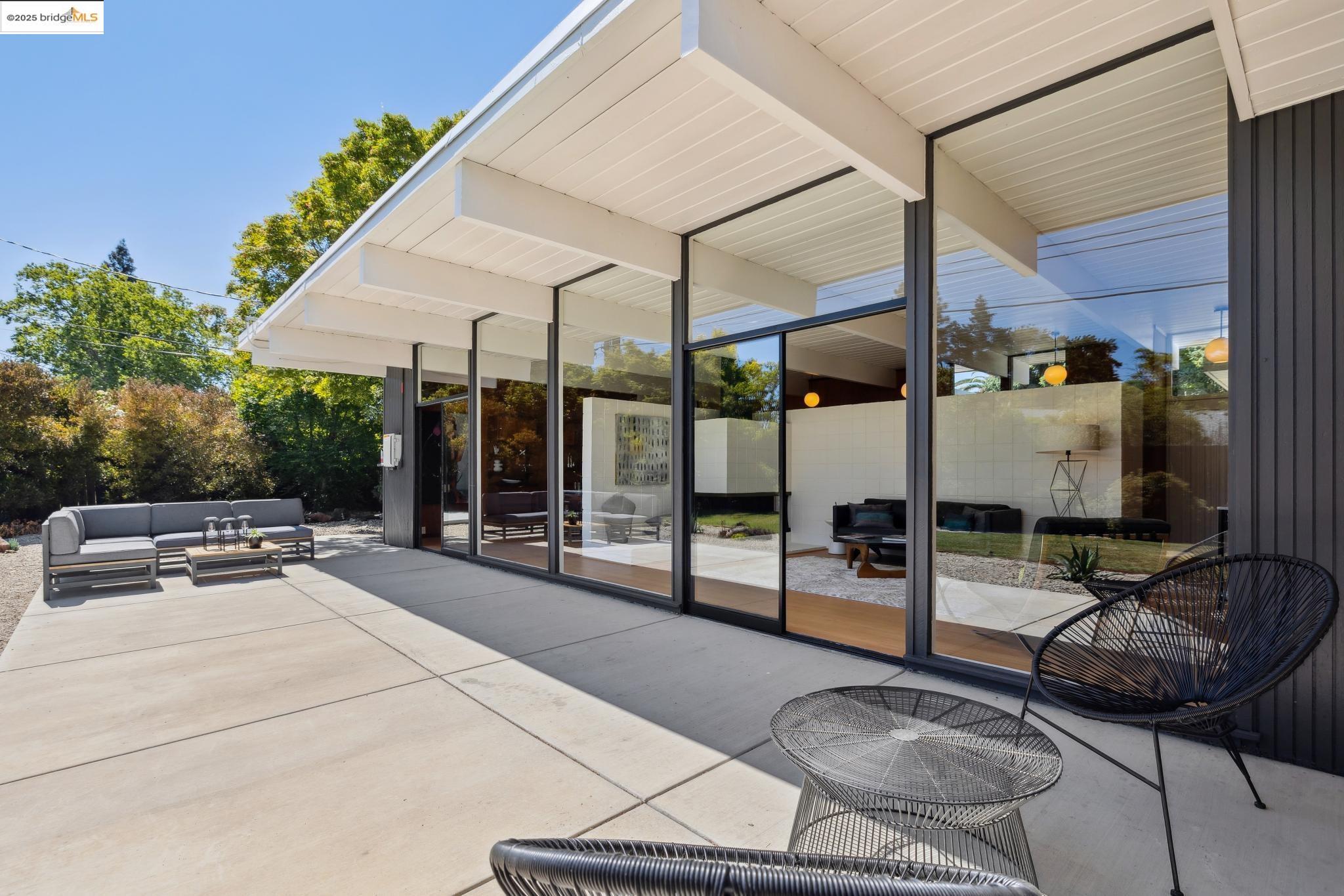 Detail Gallery Image 14 of 48 For 2682 San Antonio Dr, Walnut Creek,  CA 94598 - 3 Beds | 2 Baths