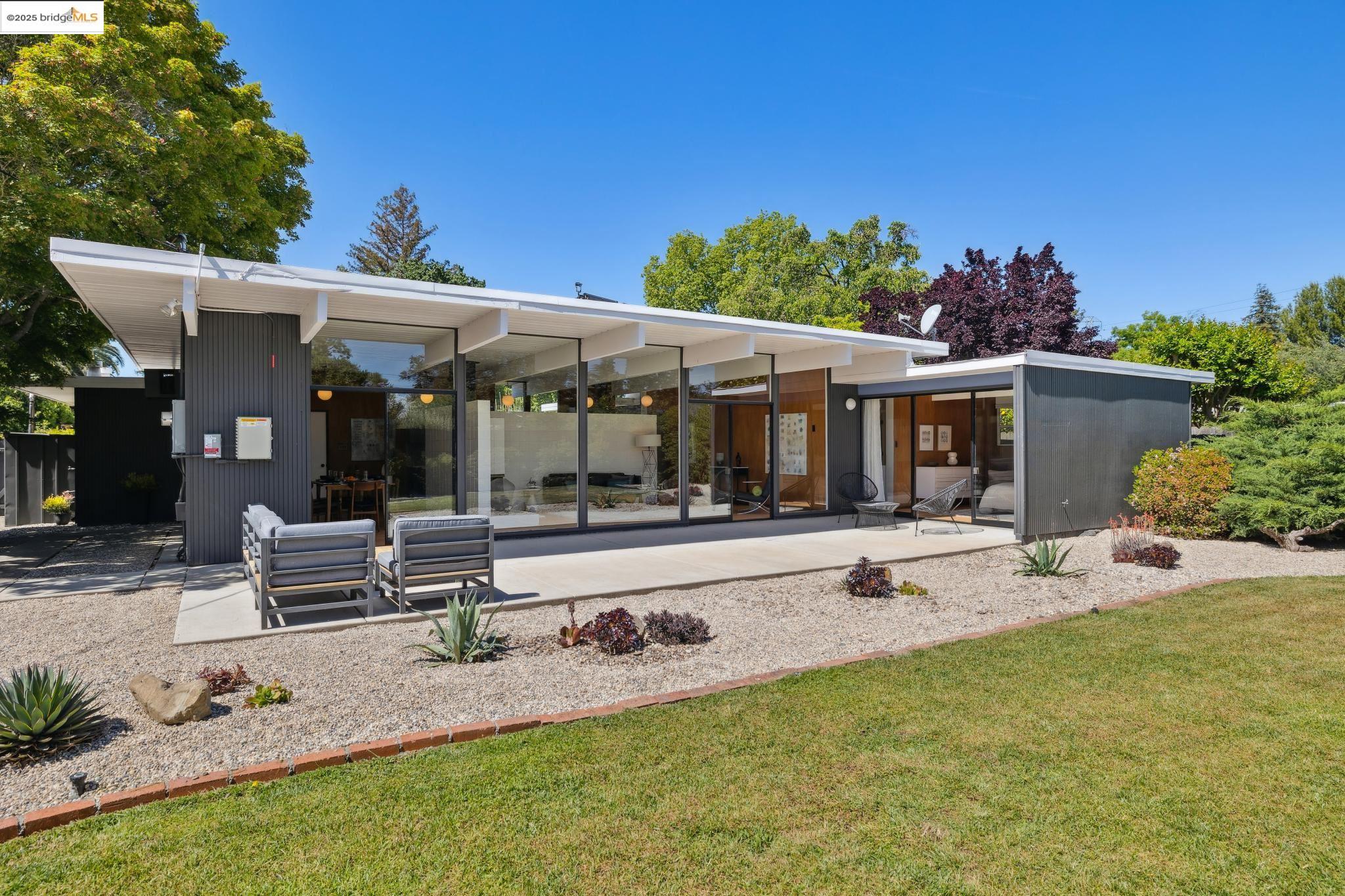 Detail Gallery Image 17 of 48 For 2682 San Antonio Dr, Walnut Creek,  CA 94598 - 3 Beds | 2 Baths