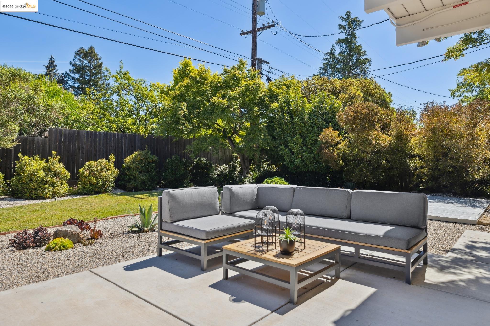 Detail Gallery Image 18 of 48 For 2682 San Antonio Dr, Walnut Creek,  CA 94598 - 3 Beds | 2 Baths