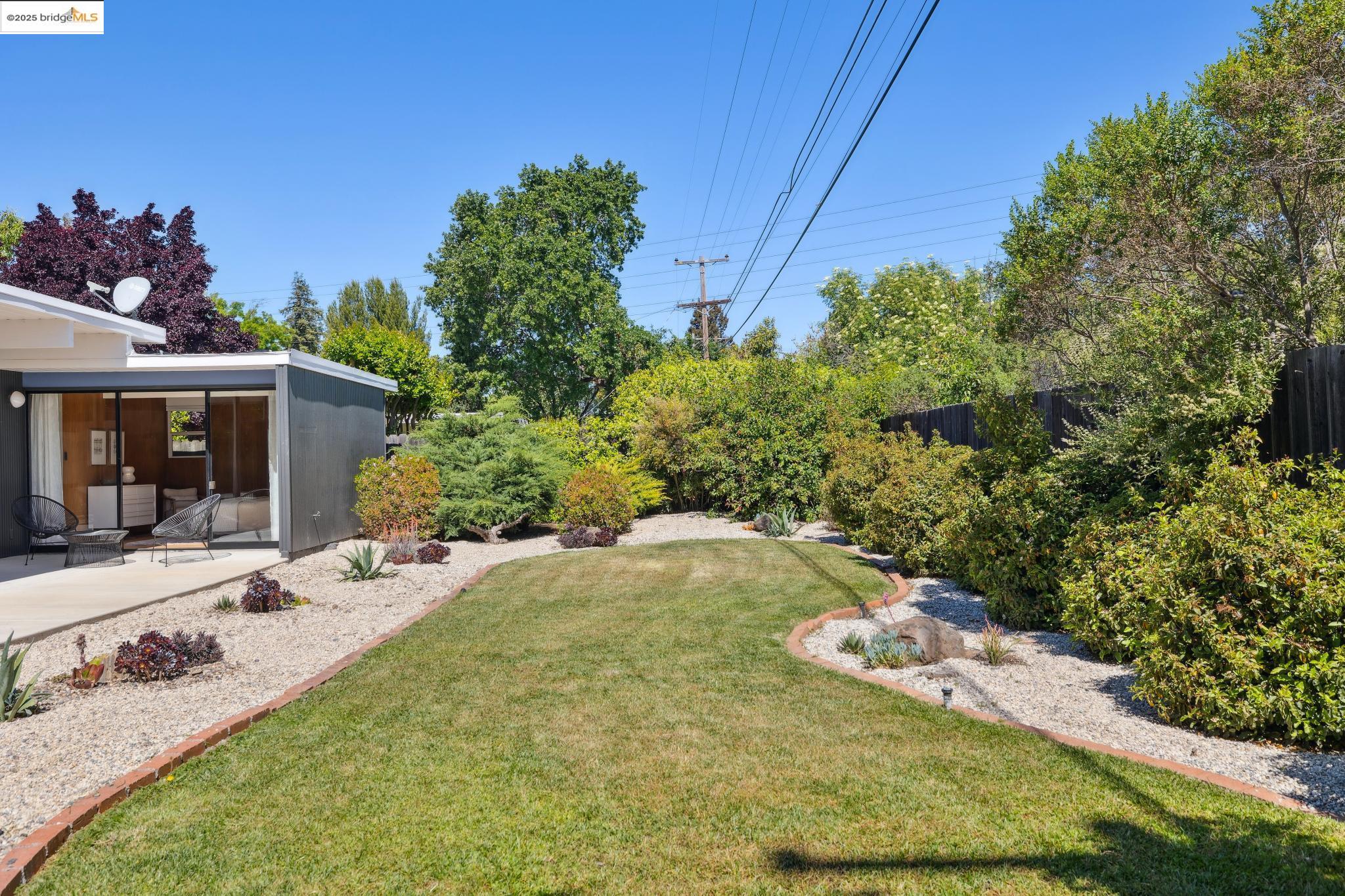 Detail Gallery Image 21 of 48 For 2682 San Antonio Dr, Walnut Creek,  CA 94598 - 3 Beds | 2 Baths