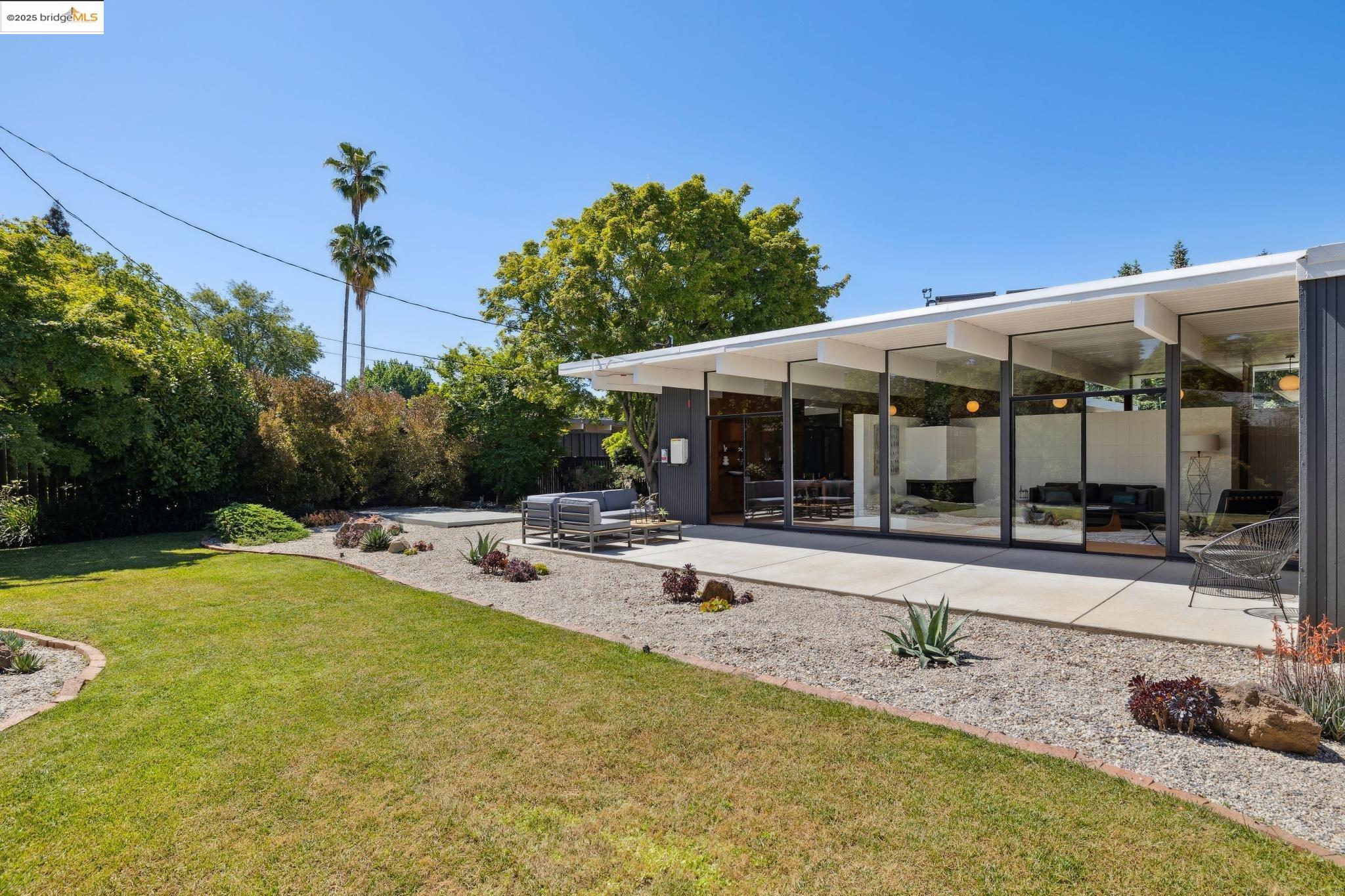 Detail Gallery Image 22 of 48 For 2682 San Antonio Dr, Walnut Creek,  CA 94598 - 3 Beds | 2 Baths