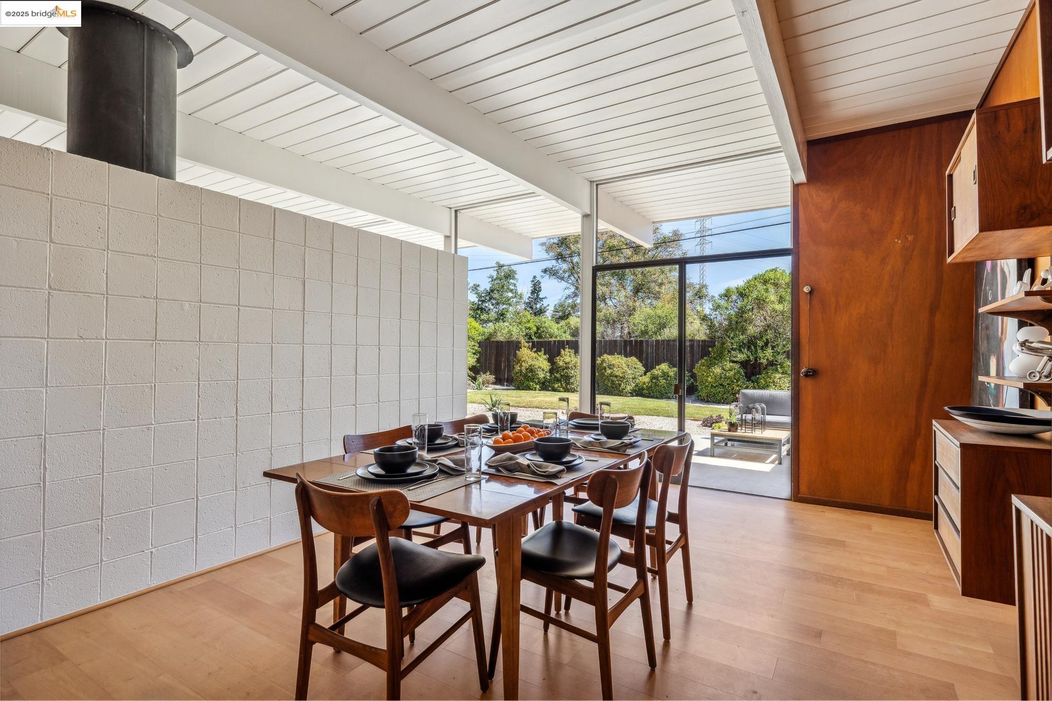 Detail Gallery Image 23 of 48 For 2682 San Antonio Dr, Walnut Creek,  CA 94598 - 3 Beds | 2 Baths