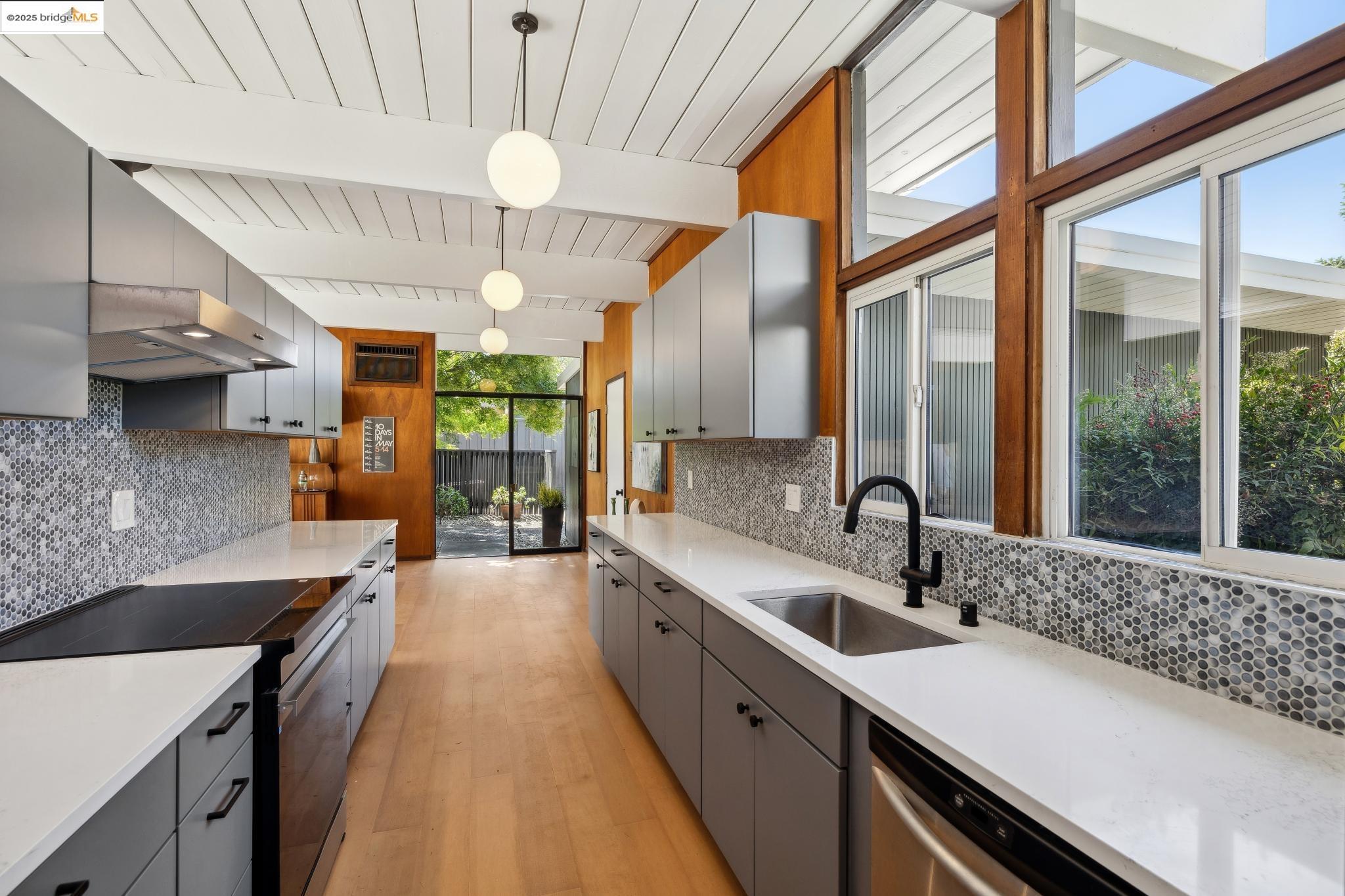 Detail Gallery Image 29 of 48 For 2682 San Antonio Dr, Walnut Creek,  CA 94598 - 3 Beds | 2 Baths