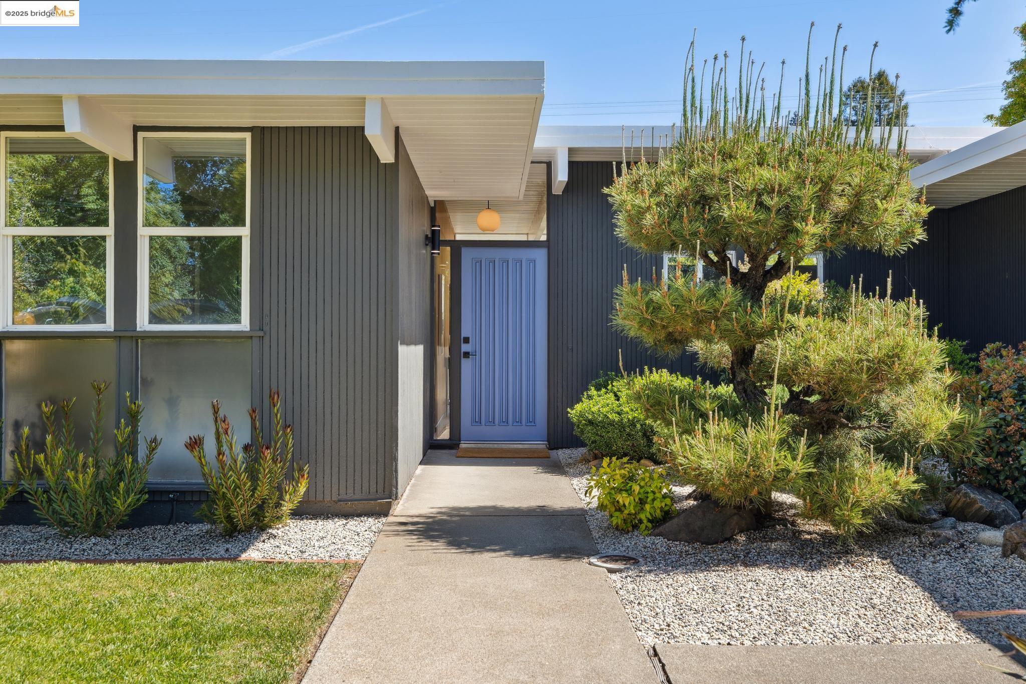 Detail Gallery Image 4 of 48 For 2682 San Antonio Dr, Walnut Creek,  CA 94598 - 3 Beds | 2 Baths