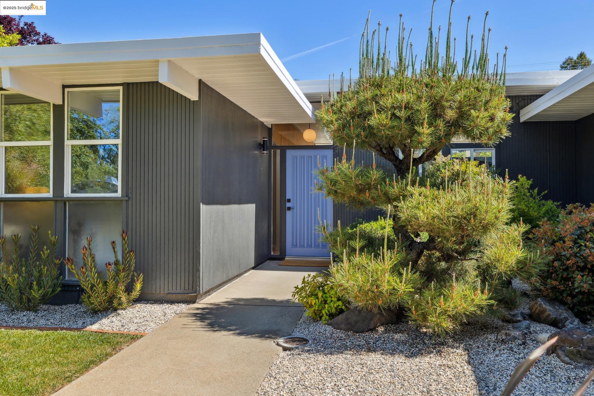 Detail Gallery Image 5 of 48 For 2682 San Antonio Dr, Walnut Creek,  CA 94598 - 3 Beds | 2 Baths