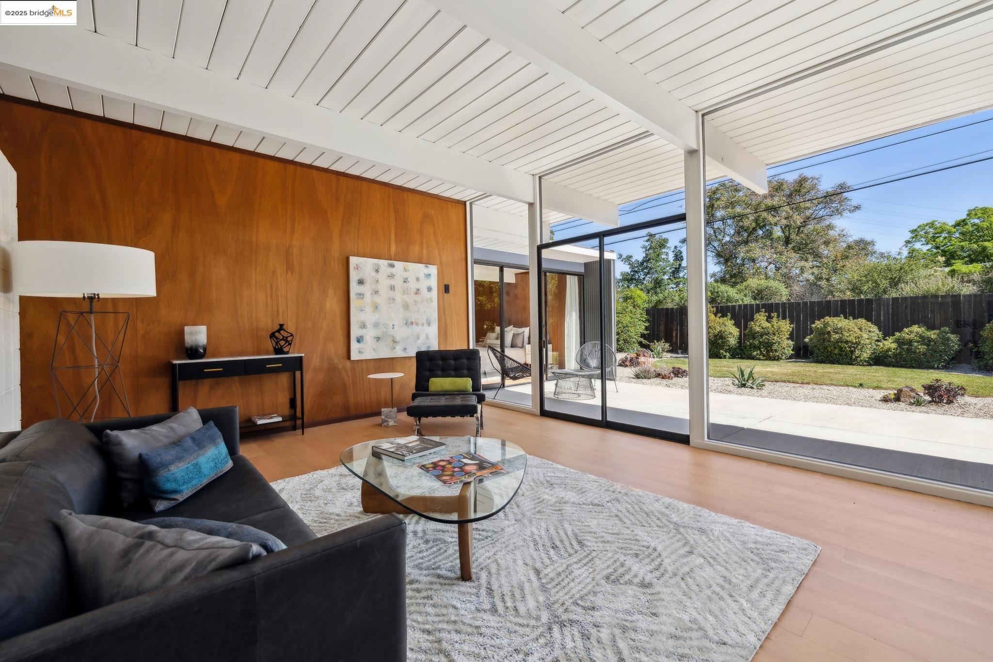 Detail Gallery Image 9 of 48 For 2682 San Antonio Dr, Walnut Creek,  CA 94598 - 3 Beds | 2 Baths