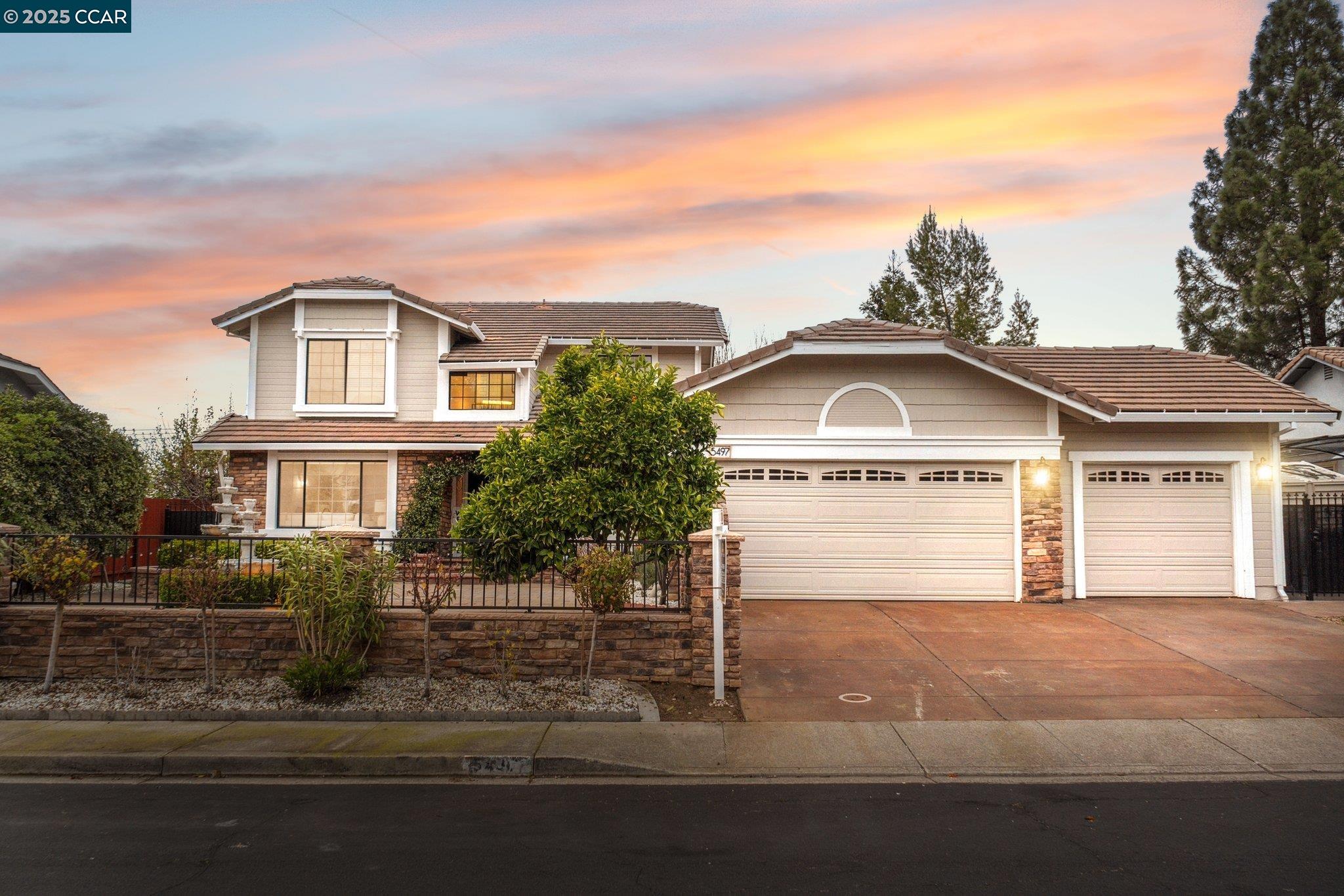 Detail Gallery Image 1 of 52 For 5497 Silver Sage Ct, Concord,  CA 94521 - 4 Beds | 3 Baths