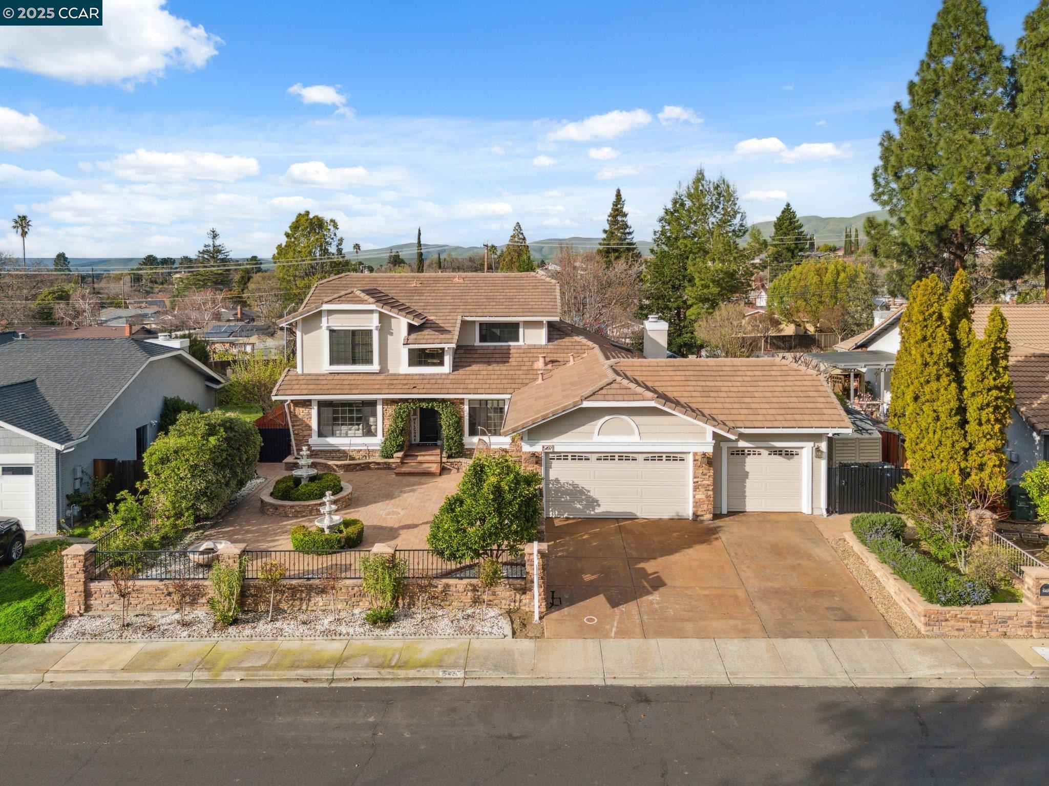 Detail Gallery Image 2 of 52 For 5497 Silver Sage Ct, Concord,  CA 94521 - 4 Beds | 3 Baths
