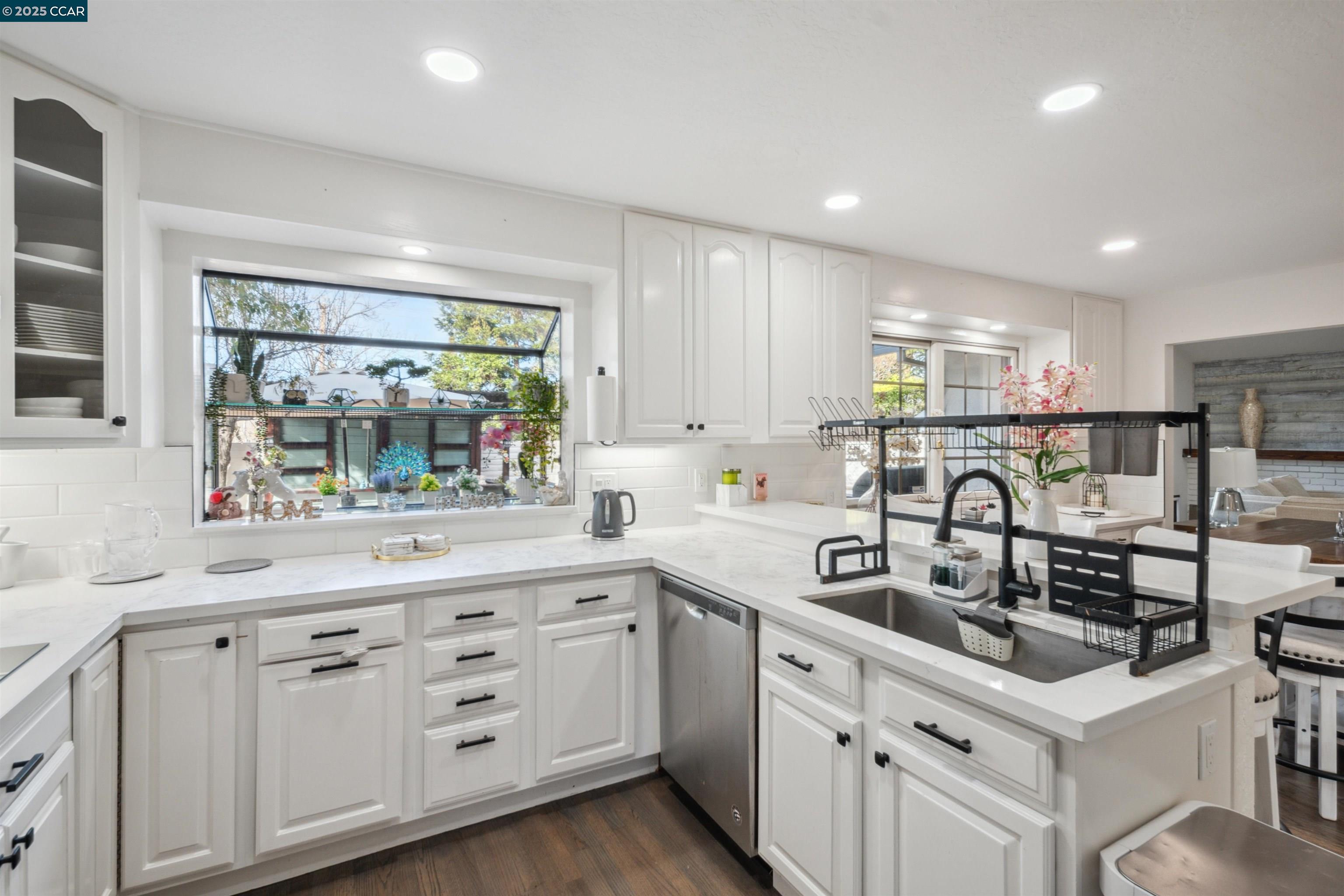Detail Gallery Image 13 of 52 For 5497 Silver Sage Ct, Concord,  CA 94521 - 4 Beds | 3 Baths