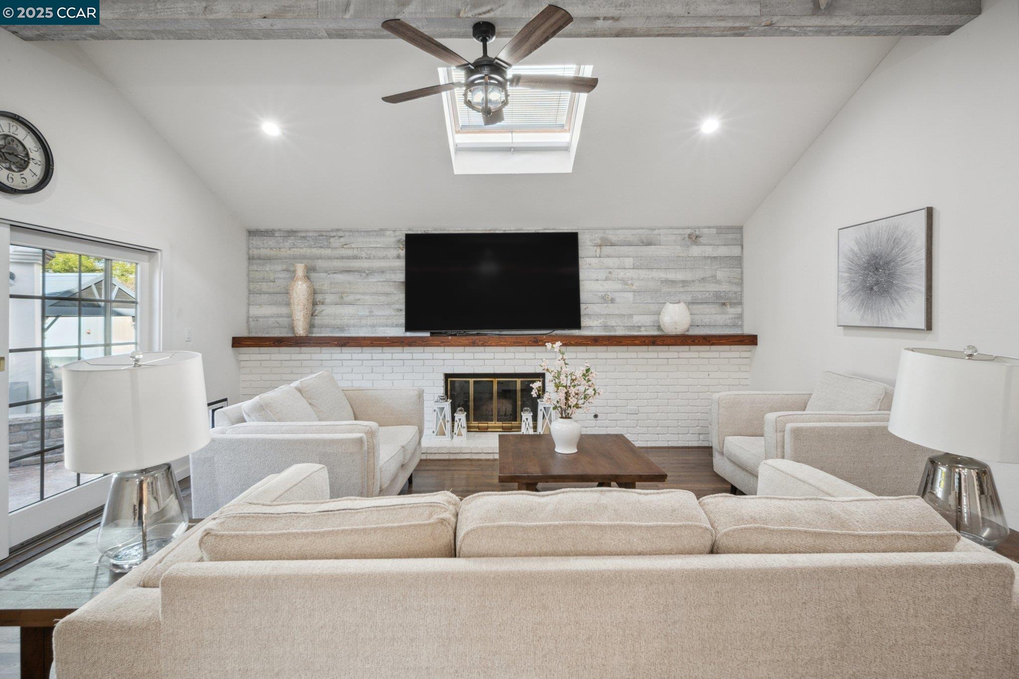 Detail Gallery Image 17 of 52 For 5497 Silver Sage Ct, Concord,  CA 94521 - 4 Beds | 3 Baths