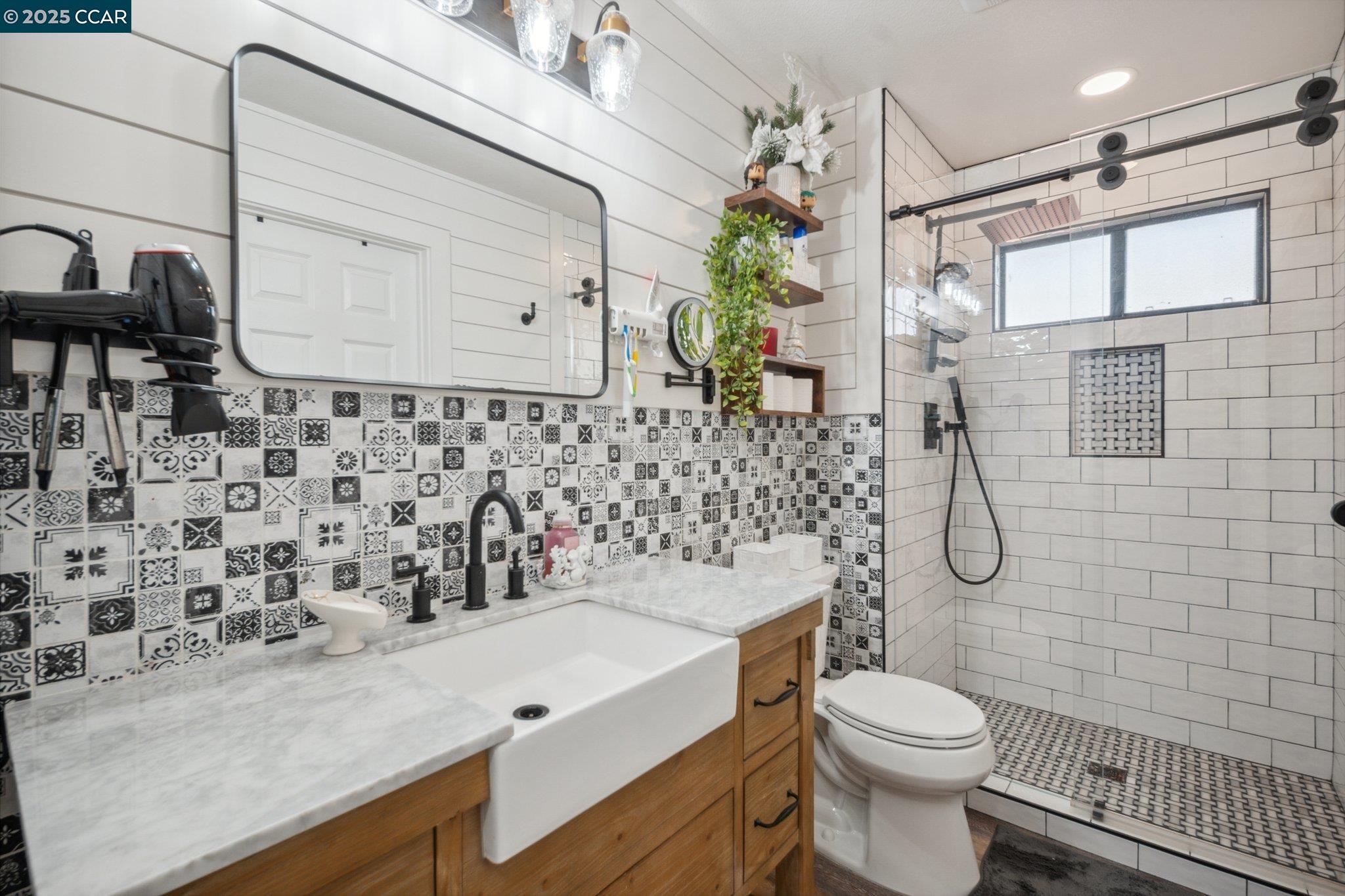 Detail Gallery Image 18 of 52 For 5497 Silver Sage Ct, Concord,  CA 94521 - 4 Beds | 3 Baths