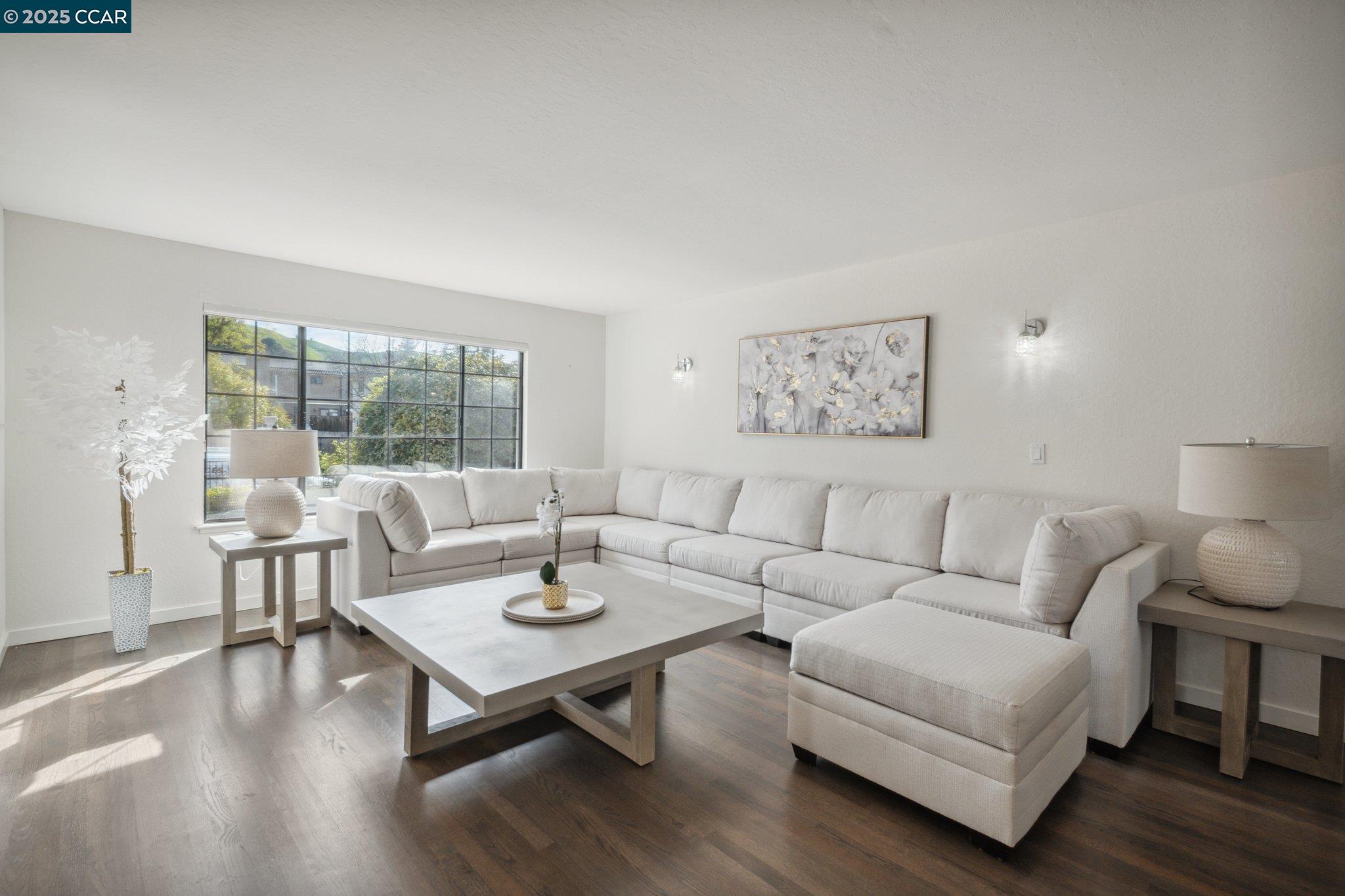 Detail Gallery Image 7 of 52 For 5497 Silver Sage Ct, Concord,  CA 94521 - 4 Beds | 3 Baths