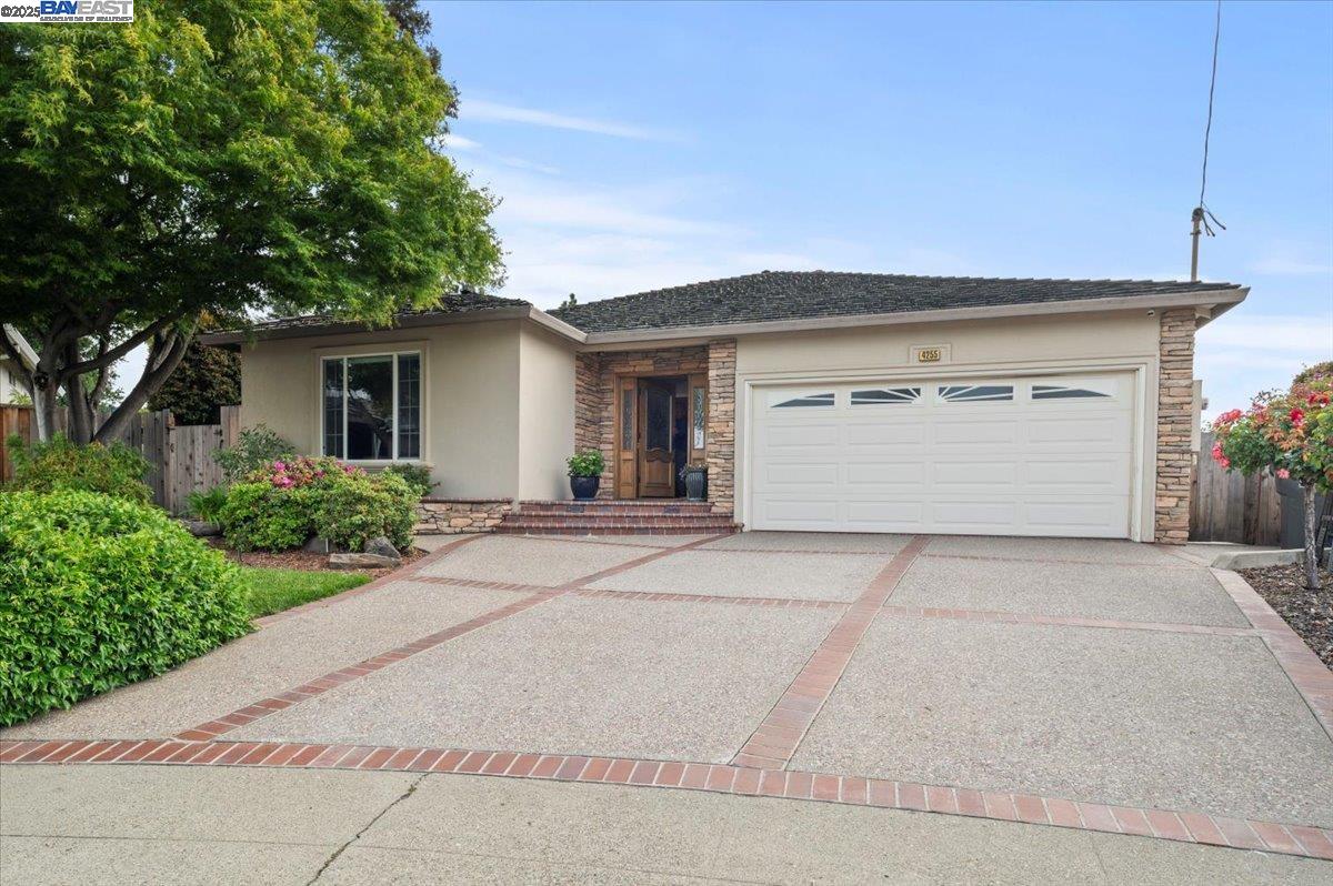 Detail Gallery Image 2 of 60 For 4255 Circle Ave, Castro Valley,  CA 94546 - 3 Beds | 2 Baths