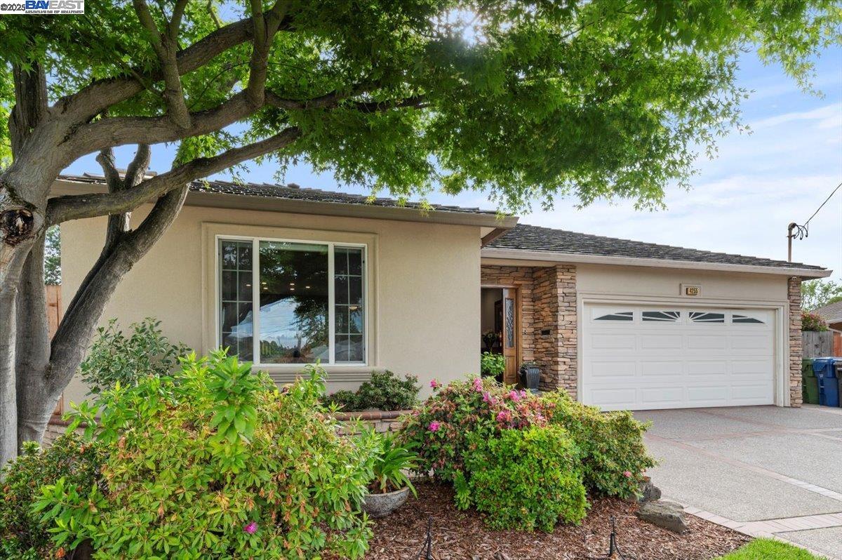 Detail Gallery Image 4 of 60 For 4255 Circle Ave, Castro Valley,  CA 94546 - 3 Beds | 2 Baths