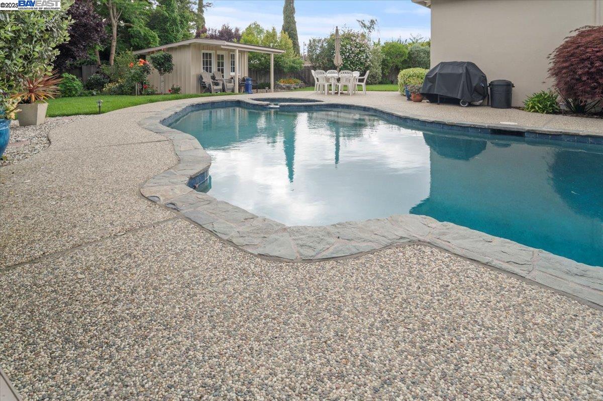 Detail Gallery Image 45 of 60 For 4255 Circle Ave, Castro Valley,  CA 94546 - 3 Beds | 2 Baths