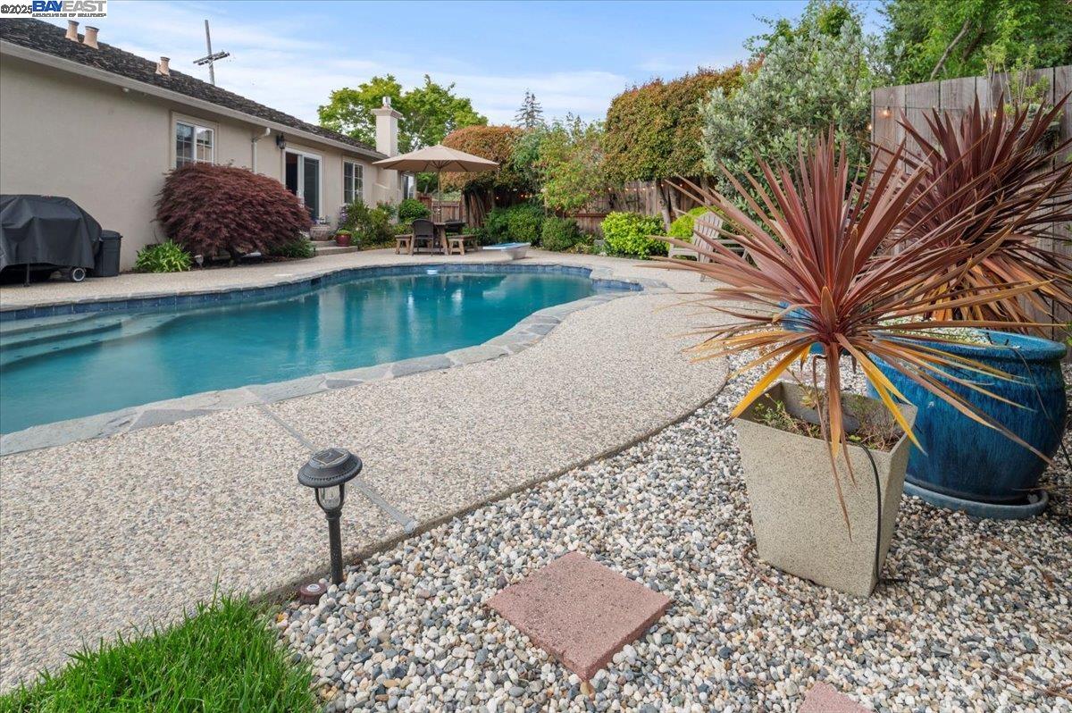 Detail Gallery Image 46 of 60 For 4255 Circle Ave, Castro Valley,  CA 94546 - 3 Beds | 2 Baths