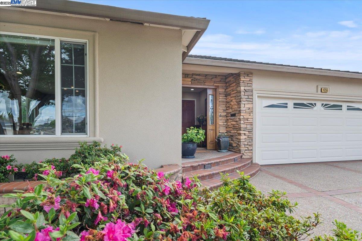 Detail Gallery Image 6 of 60 For 4255 Circle Ave, Castro Valley,  CA 94546 - 3 Beds | 2 Baths