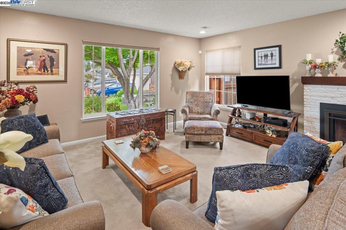 Detail Gallery Image 8 of 60 For 4255 Circle Ave, Castro Valley,  CA 94546 - 3 Beds | 2 Baths