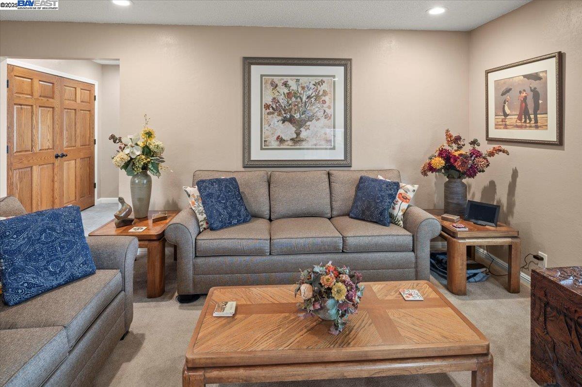 Detail Gallery Image 10 of 60 For 4255 Circle Ave, Castro Valley,  CA 94546 - 3 Beds | 2 Baths