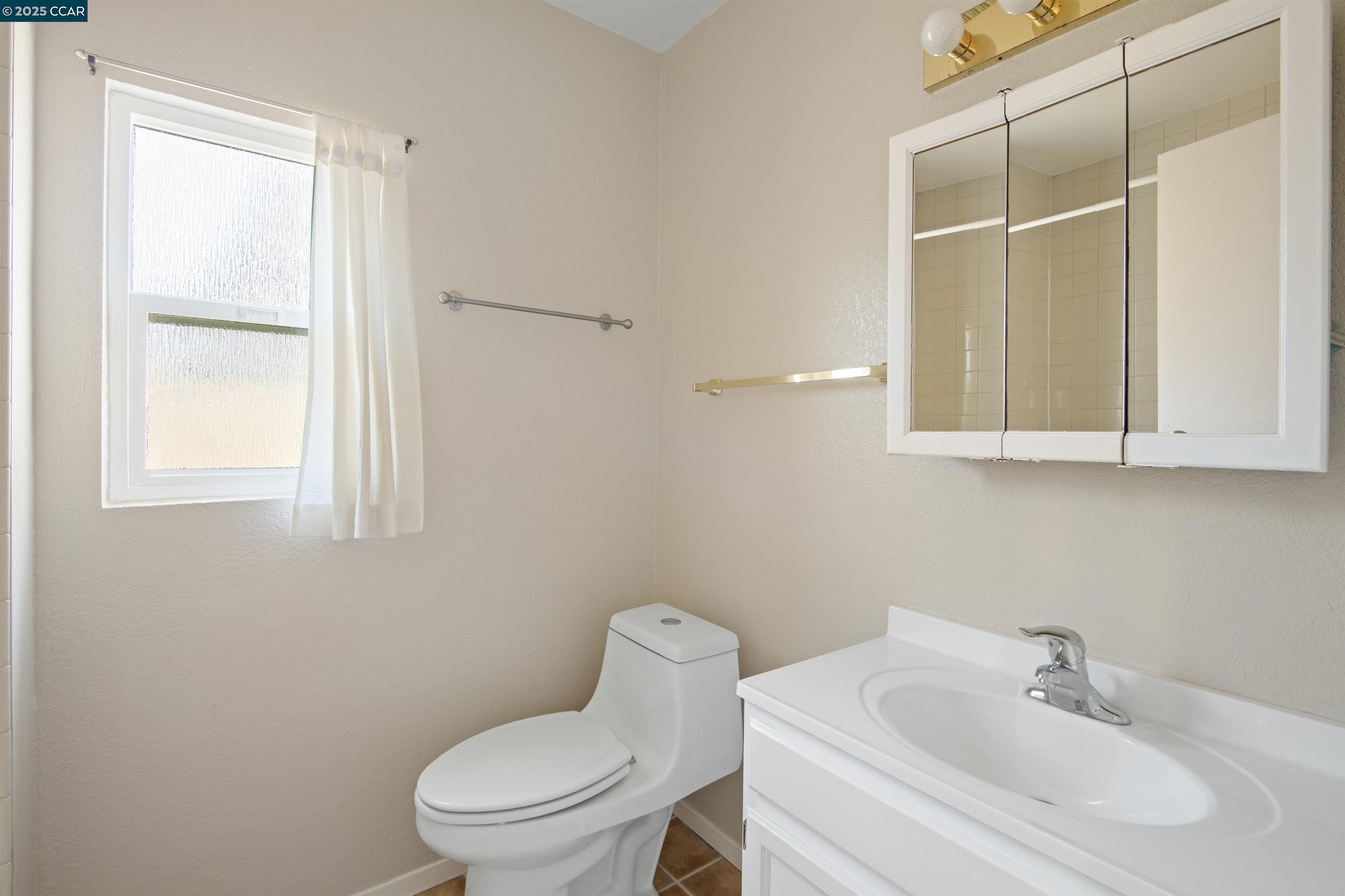 Detail Gallery Image 19 of 26 For 1740 Cedar St, Berkeley,  CA 94703 - 3 Beds | 1/1 Baths